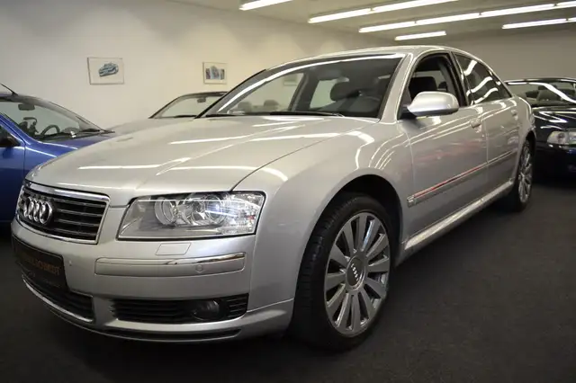 Audi A8 3.0 AUTOMATIK  (SUPER ZUSTAND / 19`Zoll)