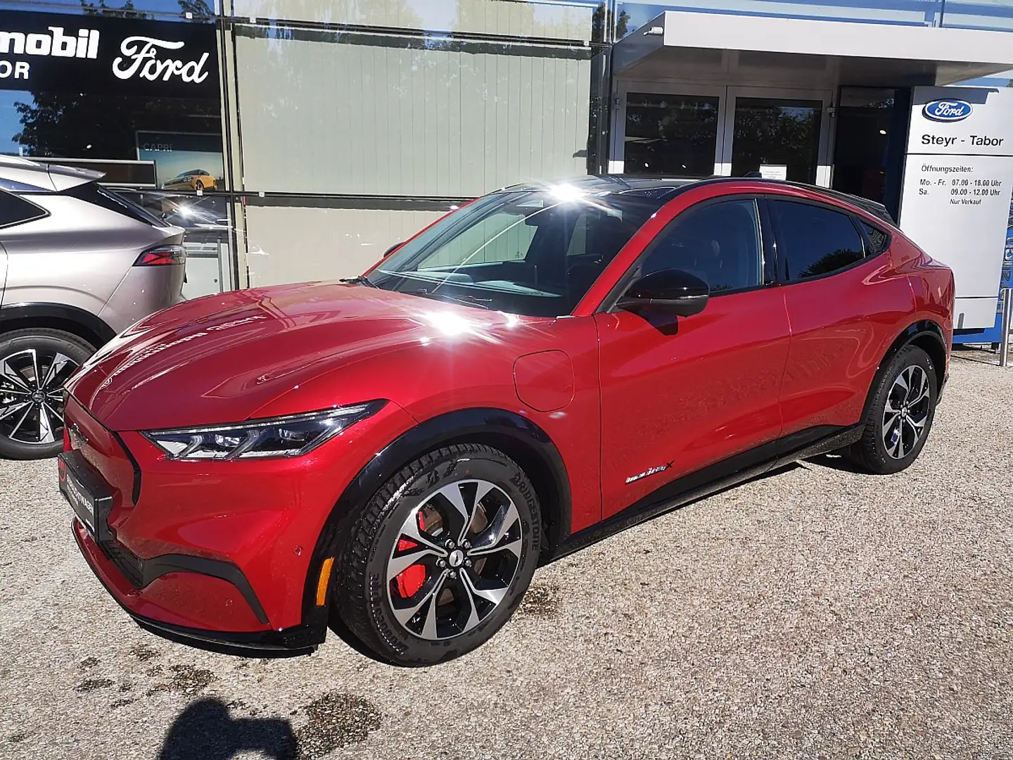 Ford Mustang Mach-E AWD Elektro Extended Range Rouge - 1
