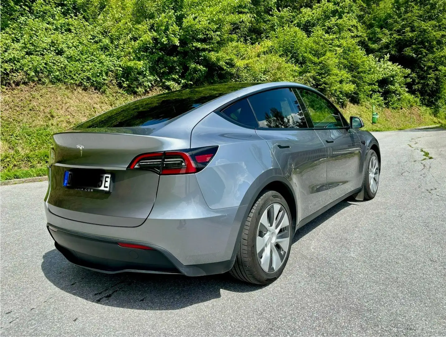 Tesla Model Y Model Y Long Range AWD 79kWh Silber - 2