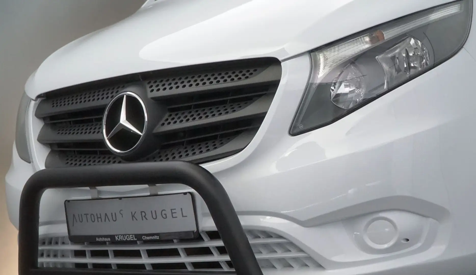Mercedes-Benz Vito Tourer Pro lang 8Sitzer! Optik Paket! White - 2