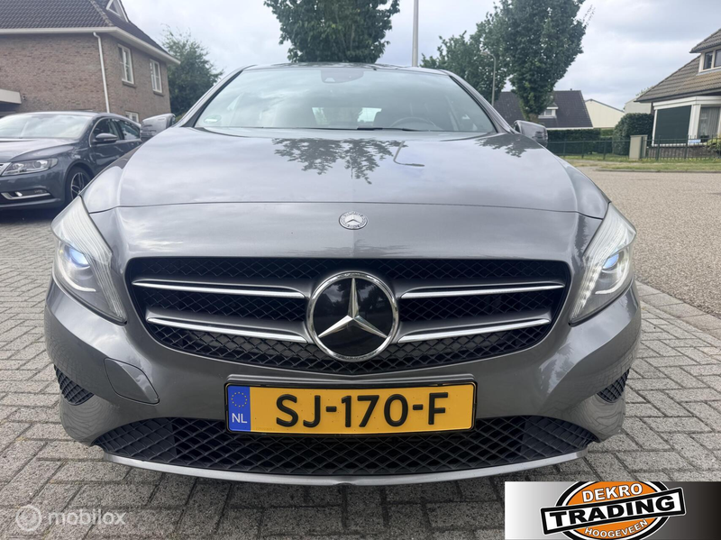 Mercedes-Benz A 180 Ambition clima Apple CarPlay camera — photo 8