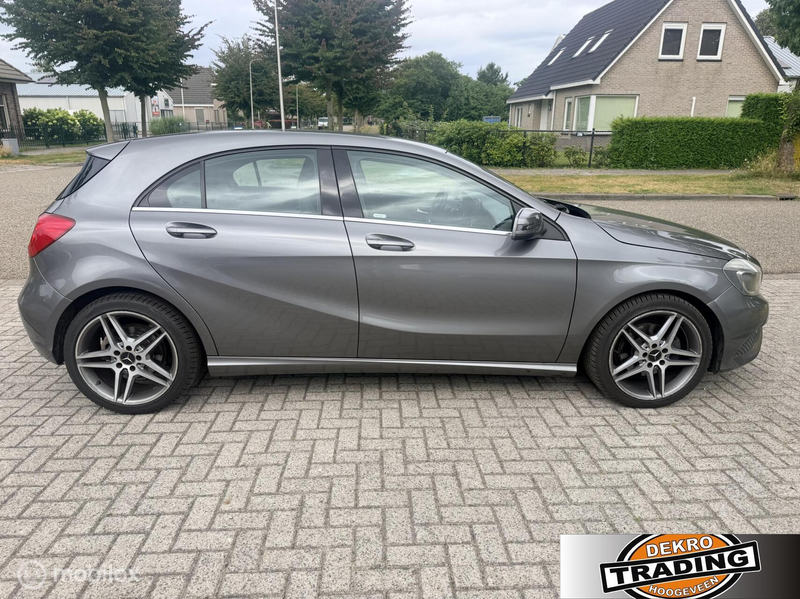 Mercedes-Benz A 180 Ambition clima Apple CarPlay camera — photo 6