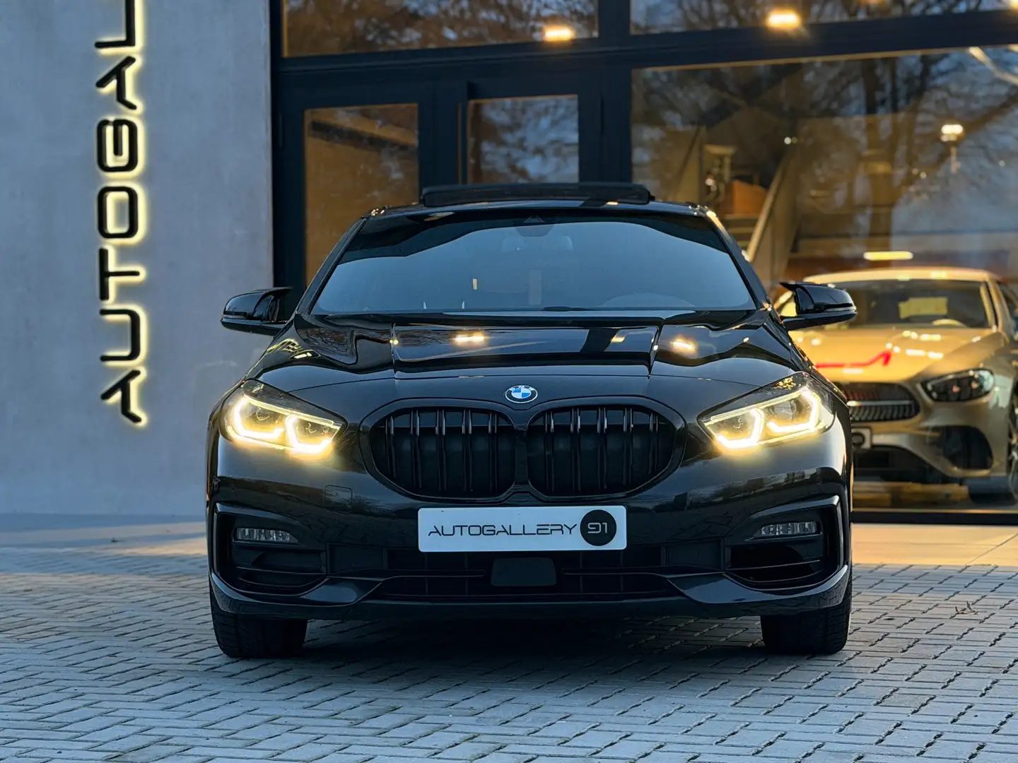 BMW 120 i Sport Line | Pano | Harman-Kardon | Camera Noir - 2