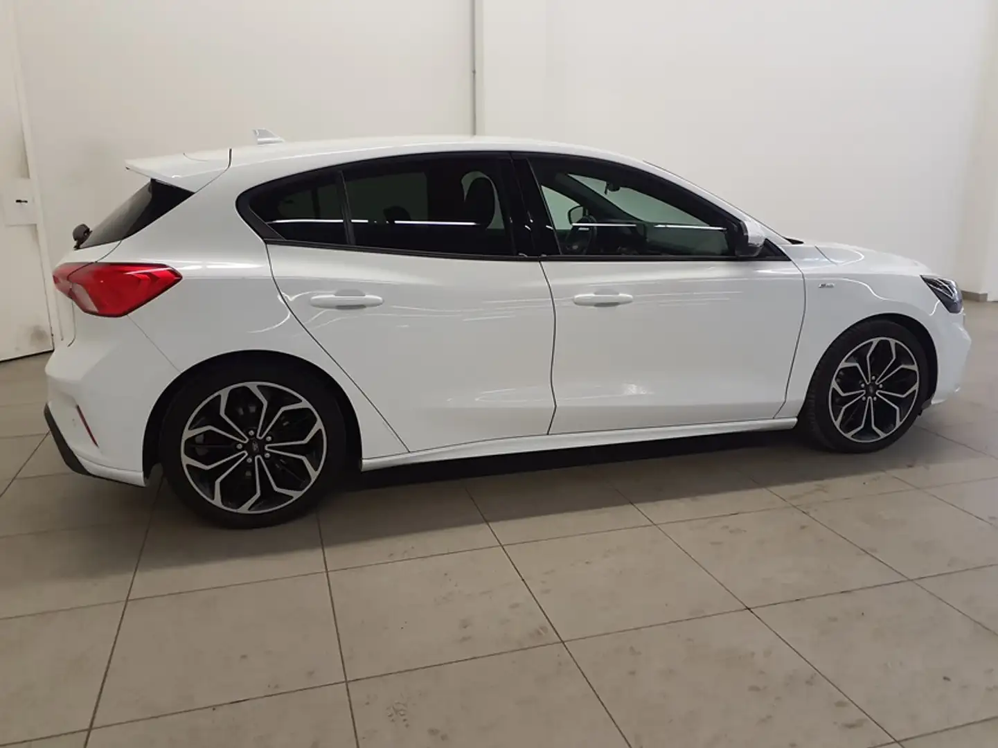 Ford Focus Focus 2.0 EcoBlue Start-Stopp-System ST-LINE White - 2