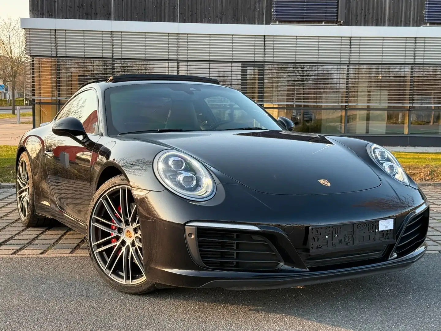 Porsche 911 Carrera S 991.2 Sport-Chrono Alcantara PASM Schwarz - 2