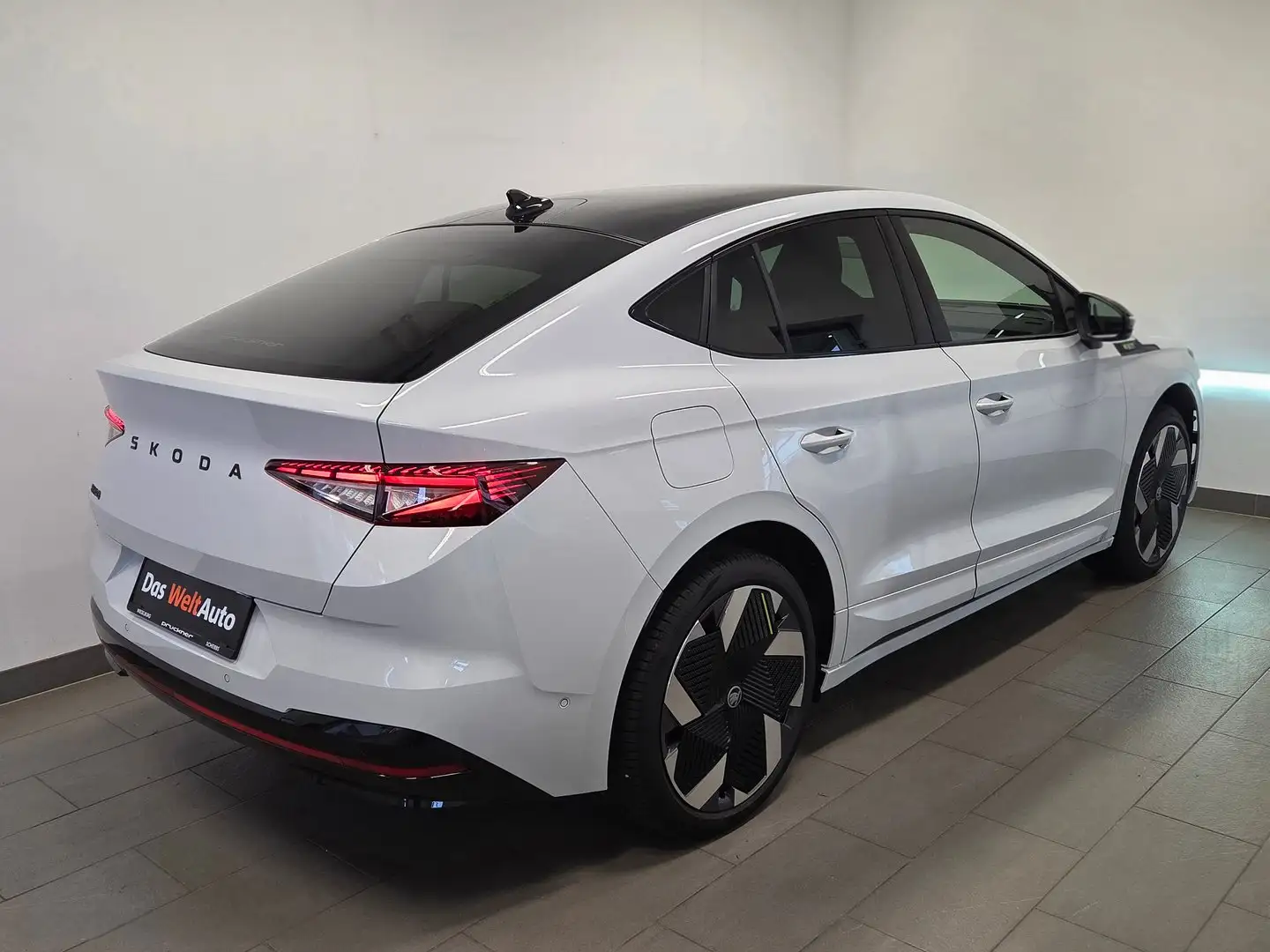 Skoda Enyaq Coupé RS Weiß - 2