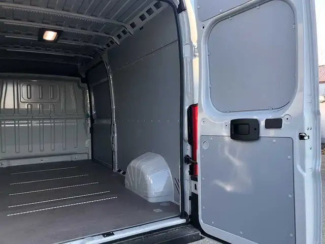 Fiat Ducato view 7