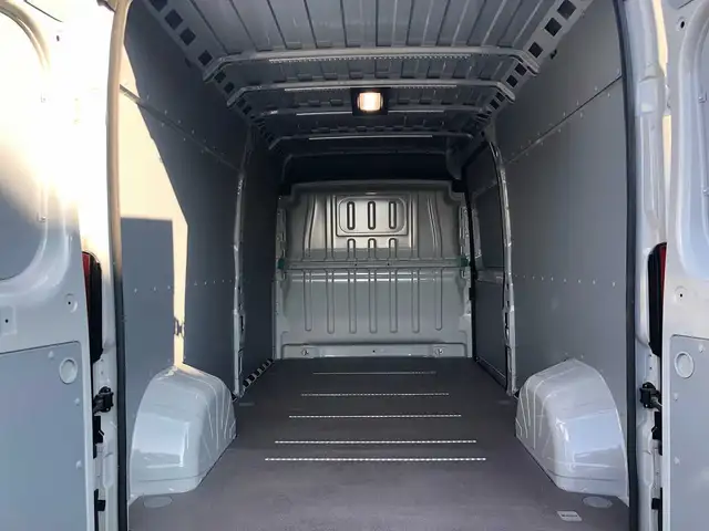 Fiat Ducato view 6