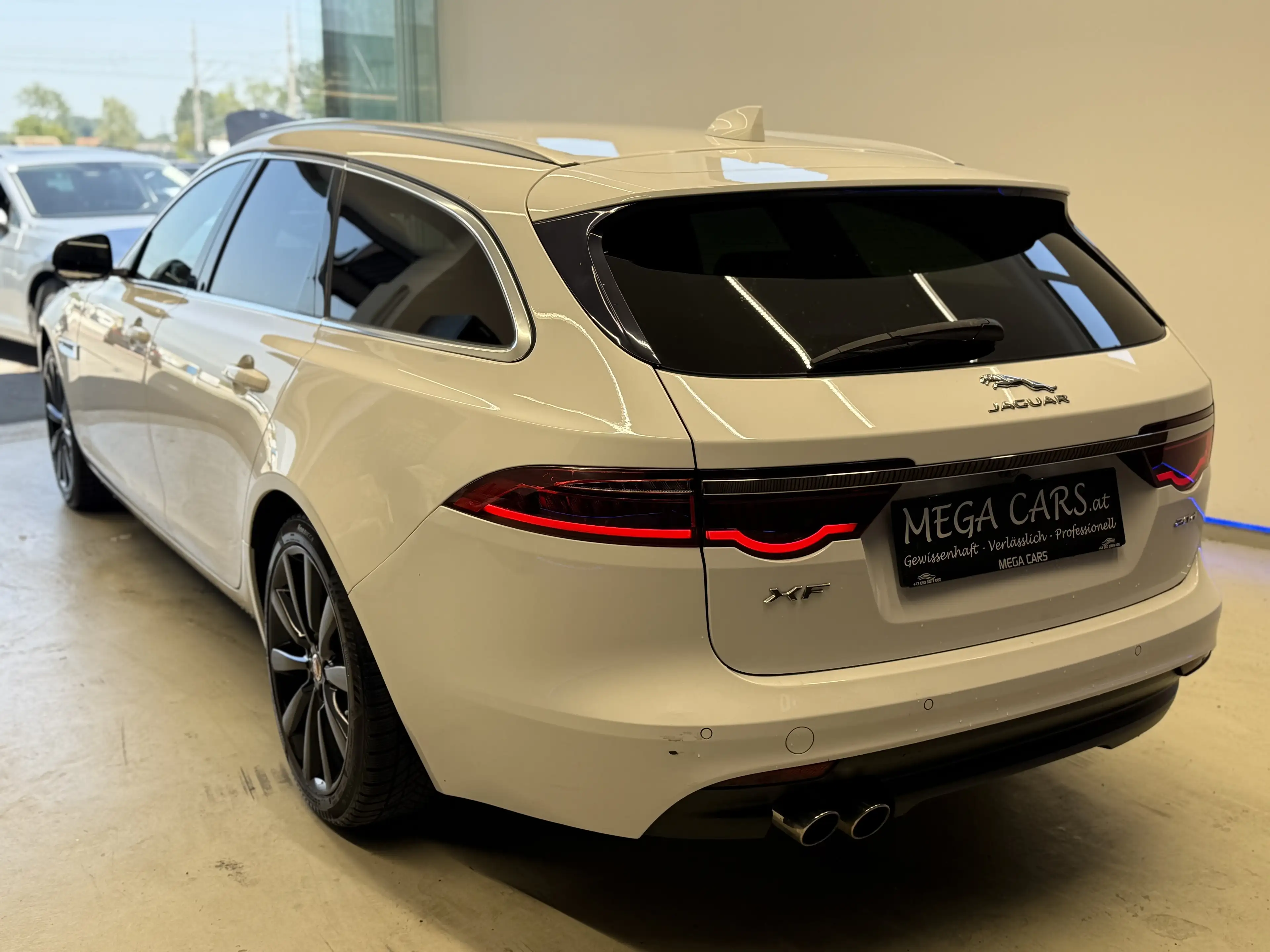 Jaguar XF Kombi Diesel AWD AUT. Pure / ALLRAD / LEDER / — photo 6