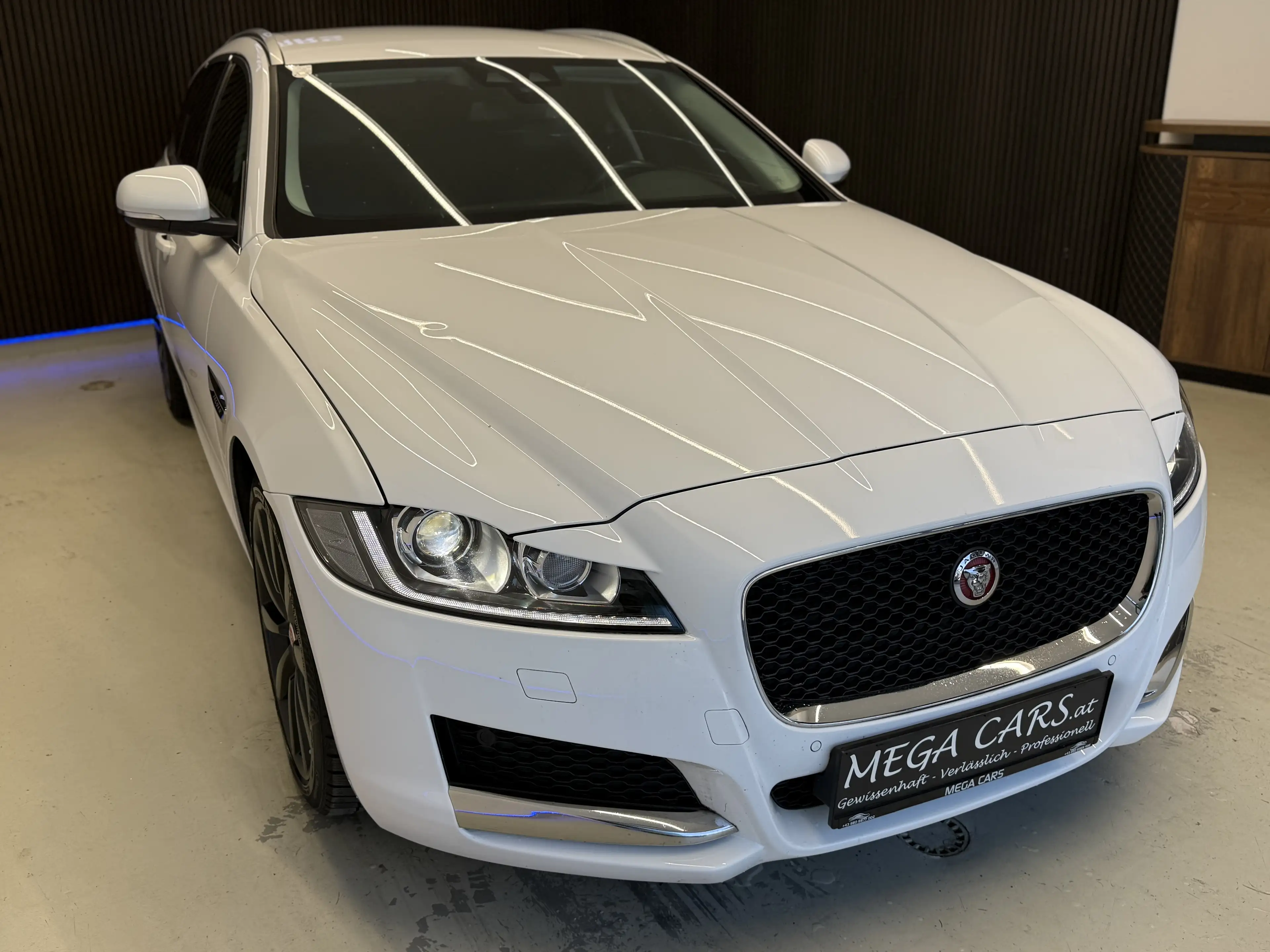 Jaguar XF Kombi Diesel AWD AUT. Pure / ALLRAD / LEDER / — photo 5