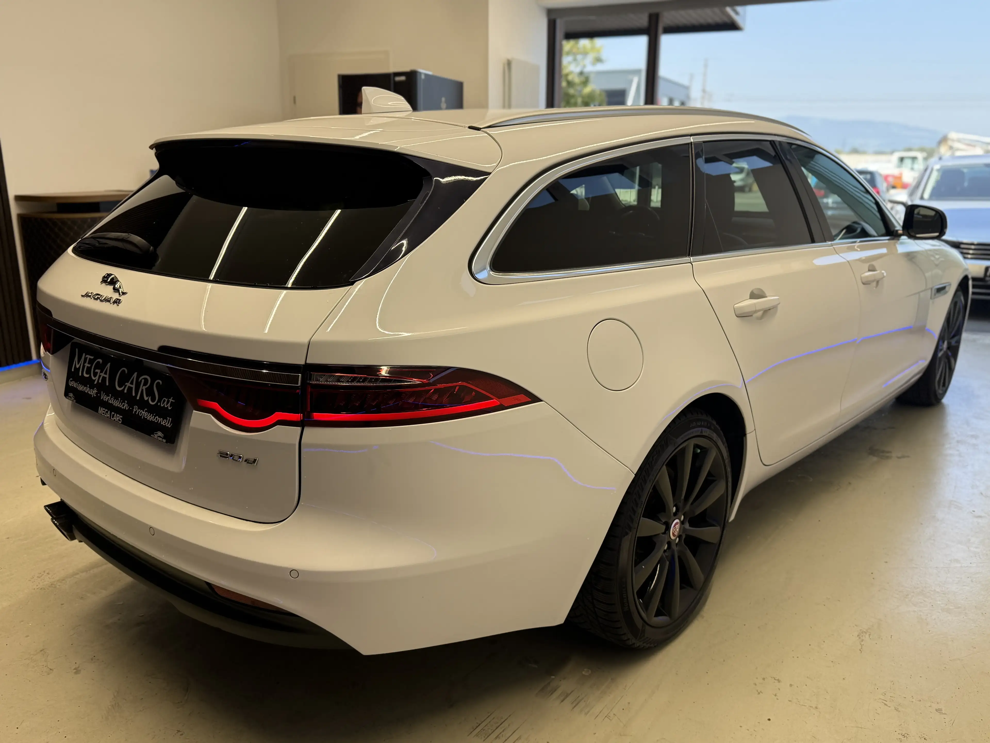Jaguar XF Kombi Diesel AWD AUT. Pure / ALLRAD / LEDER / — photo 8