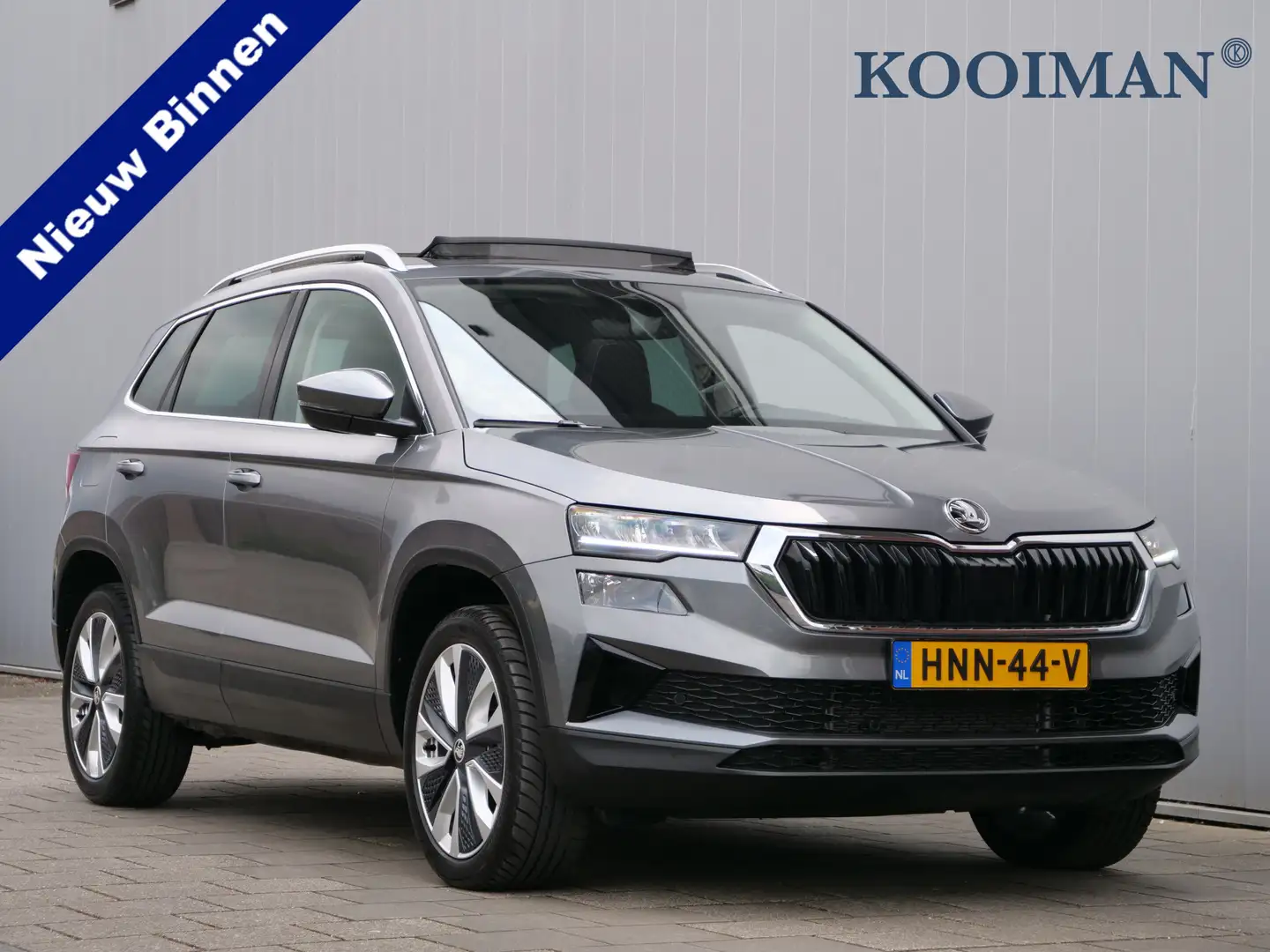 Skoda Karoq 1.5 TSI ACT 150pk Sportline Business Automaat Appl Grijs - 1