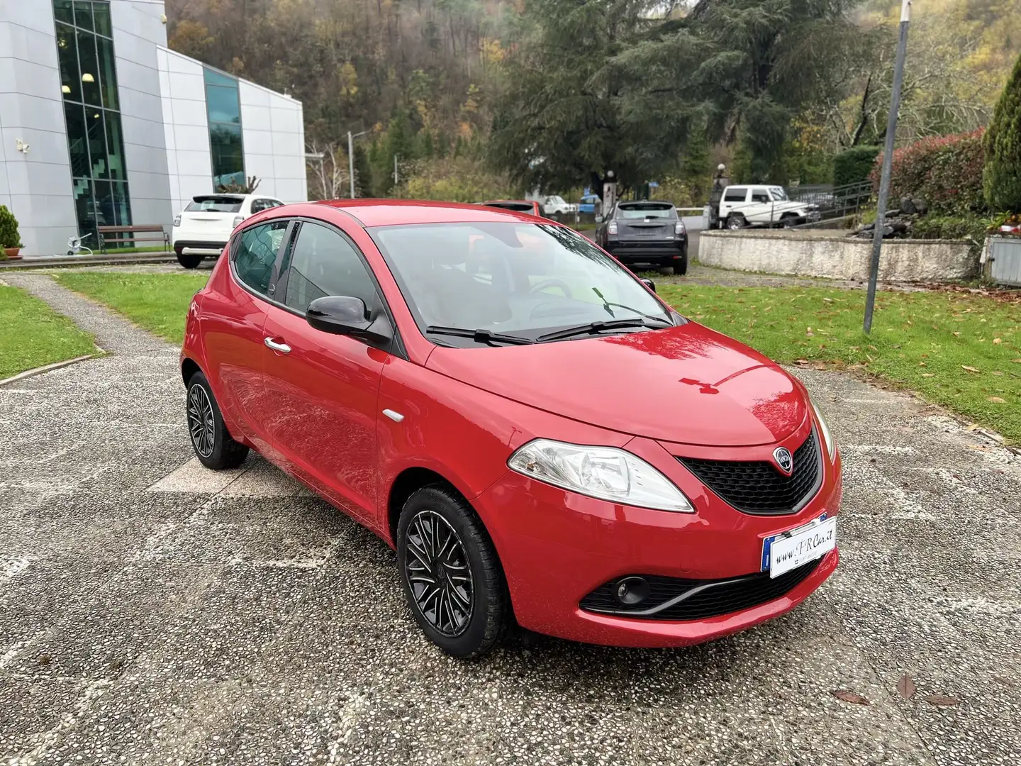 Lancia Ypsilon 1.0 FireFly 5 porte S&S Hybrid Ecochic Gold Rosso - 1