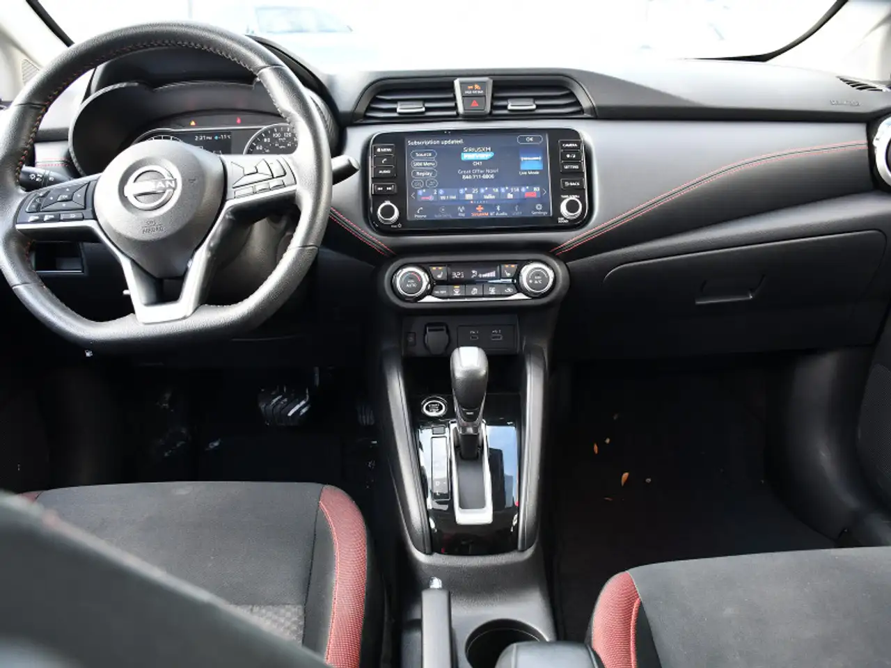 Nissan Versa снимка Nissan Versa