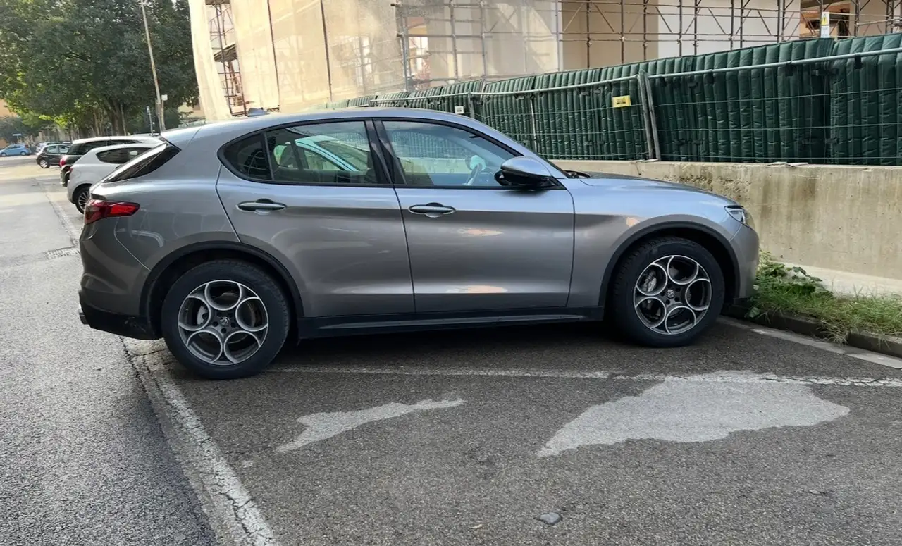 Alfa Romeo Stelvio 2021