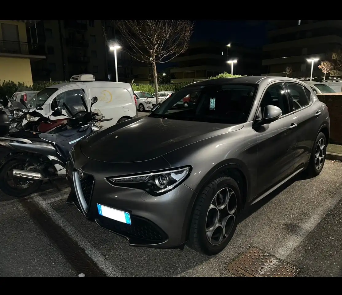 Alfa Romeo Stelvio 2021