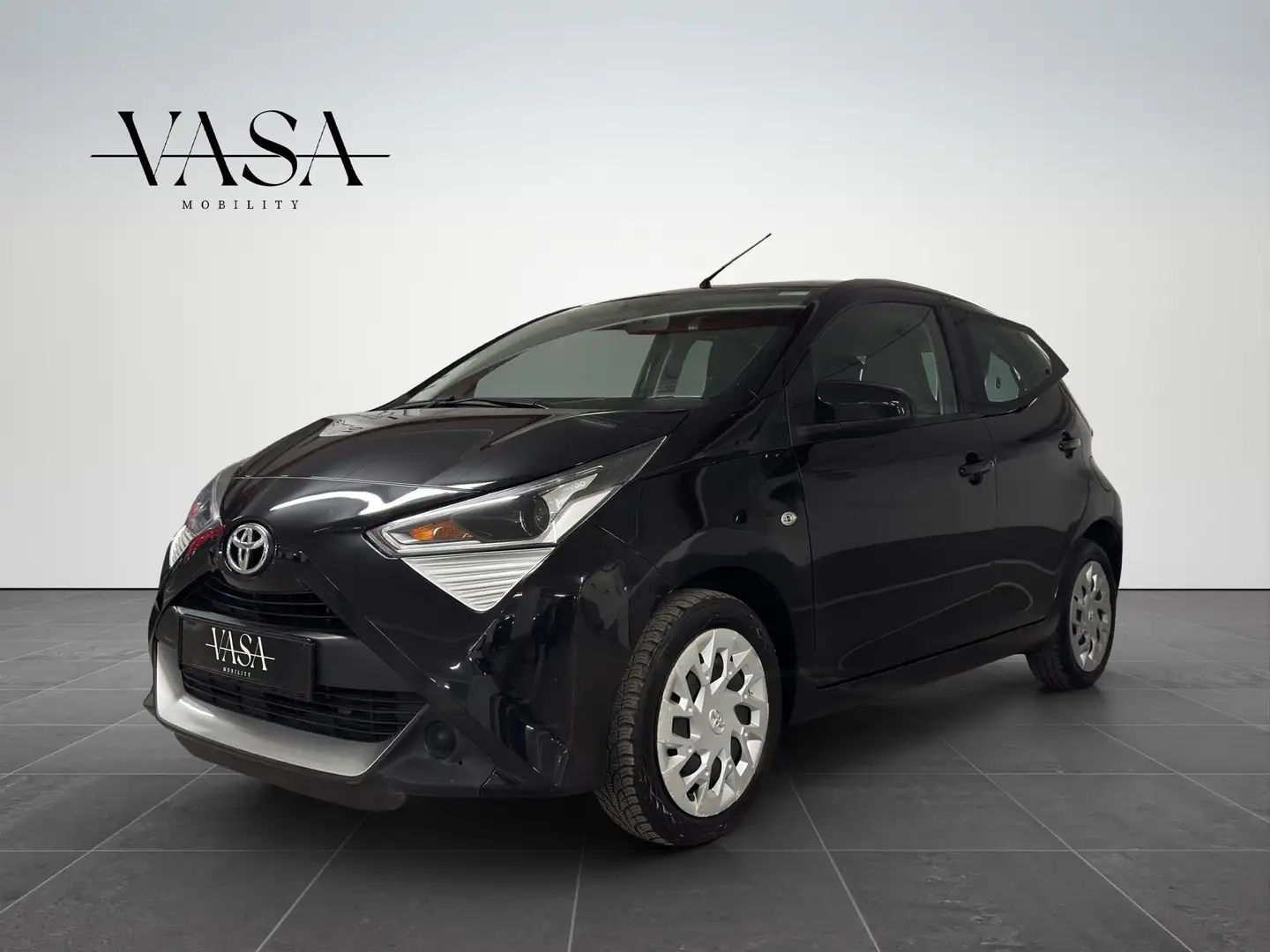 Toyota Aygo X-Play Schwarz - 2
