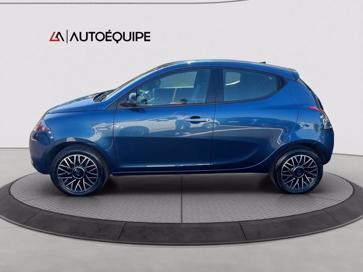 Lancia Ypsilon 1.0 firefly hybrid Platino s&s 70cv Bianco - 2