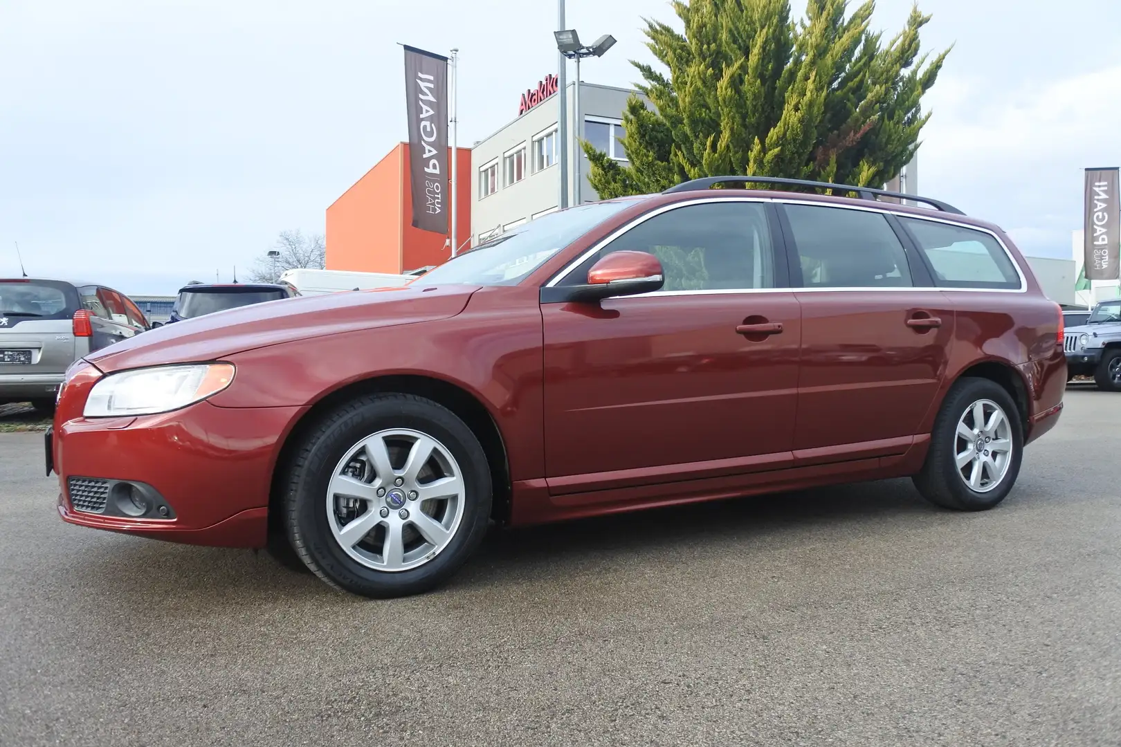 Volvo V70 V70 D3 MOMENTUM Geatronic/ NUR 73200KM/ 5 ZYLINDER - 2