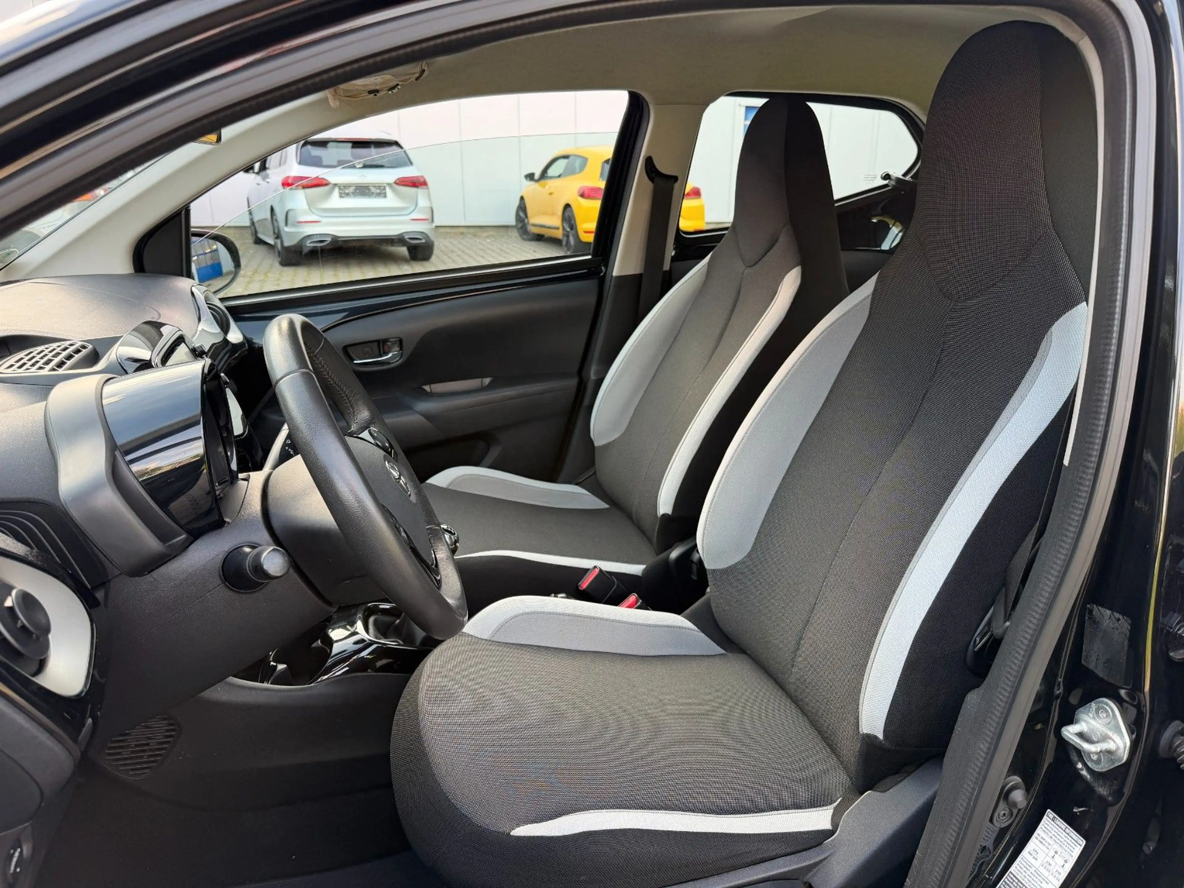 Toyota Aygo AYGO *x-clusiv *Kamera *Navi *Touchscreen* — photo 15