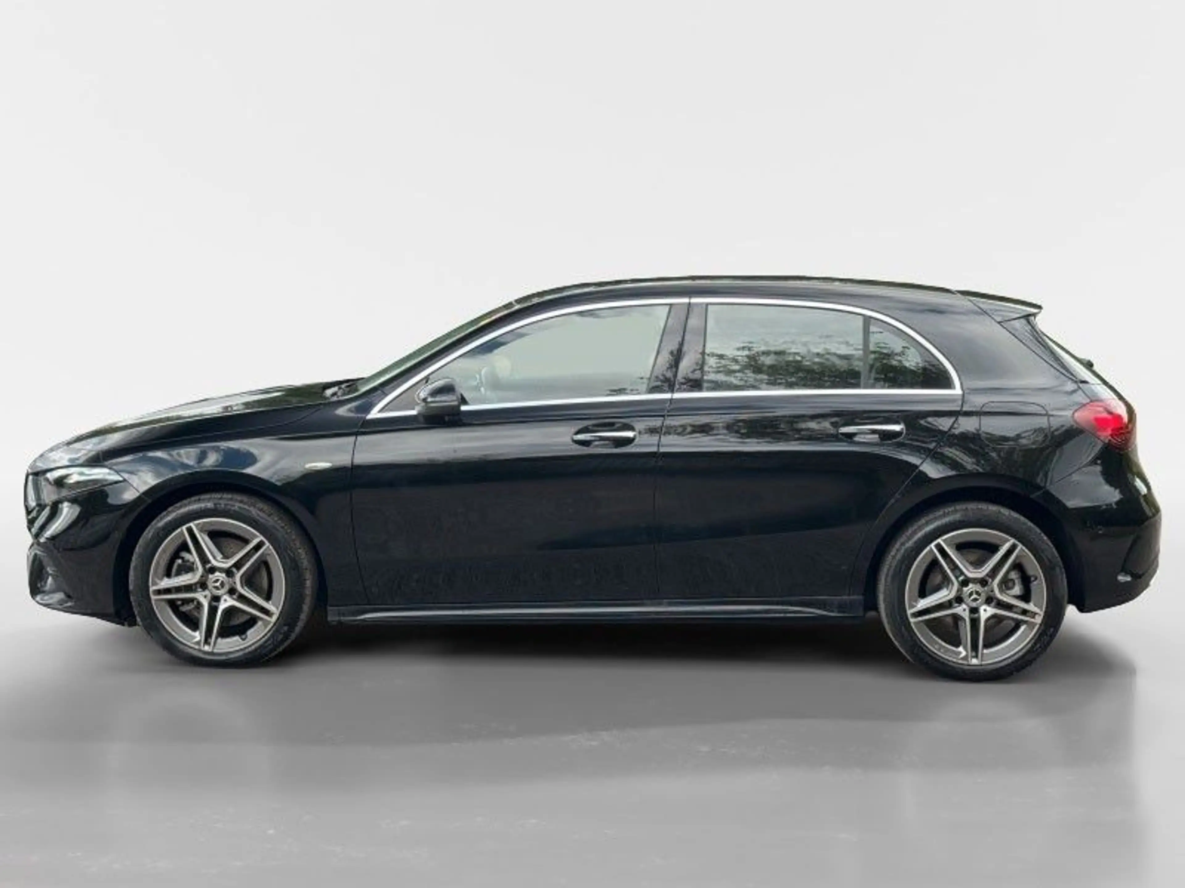 Mercedes-Benz A 250 A A 250 e — photo 2