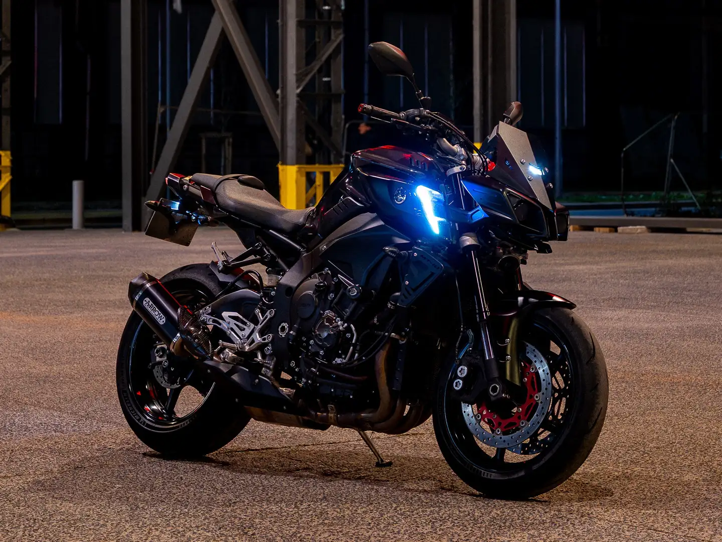 Yamaha MT-10 Tech-black Gris - 1