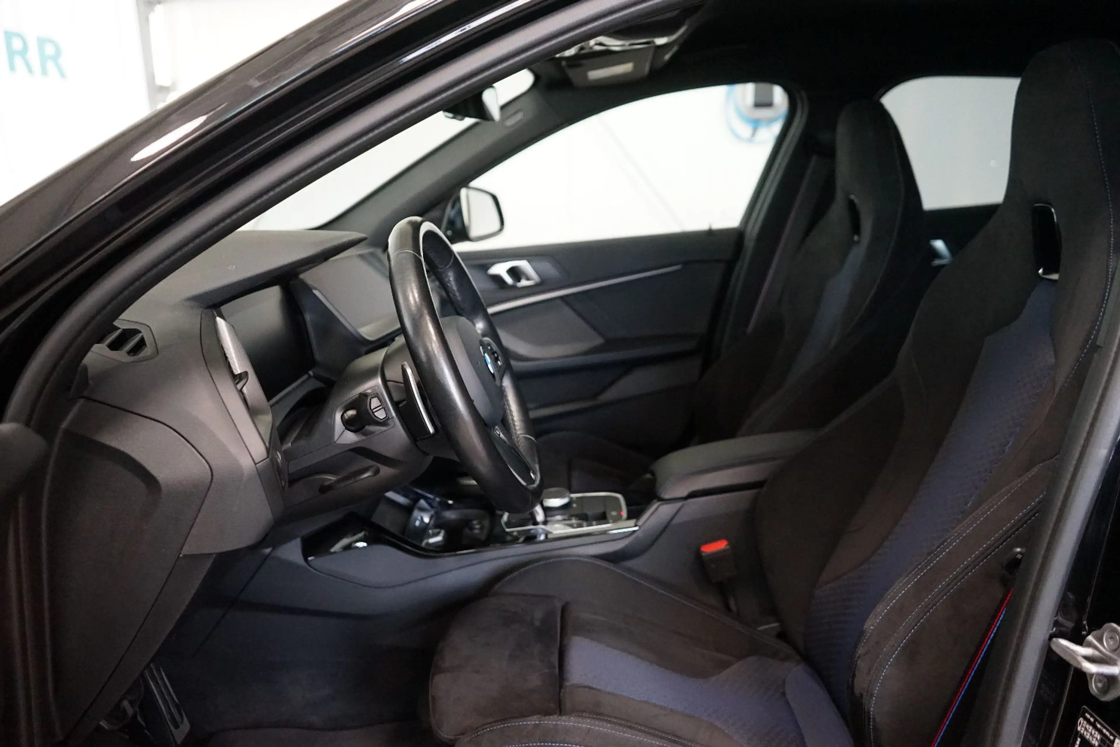 BMW 135 i xDrive 19"+HUD+Kamera+ACC+HarmanKardon+SHZ — photo 12
