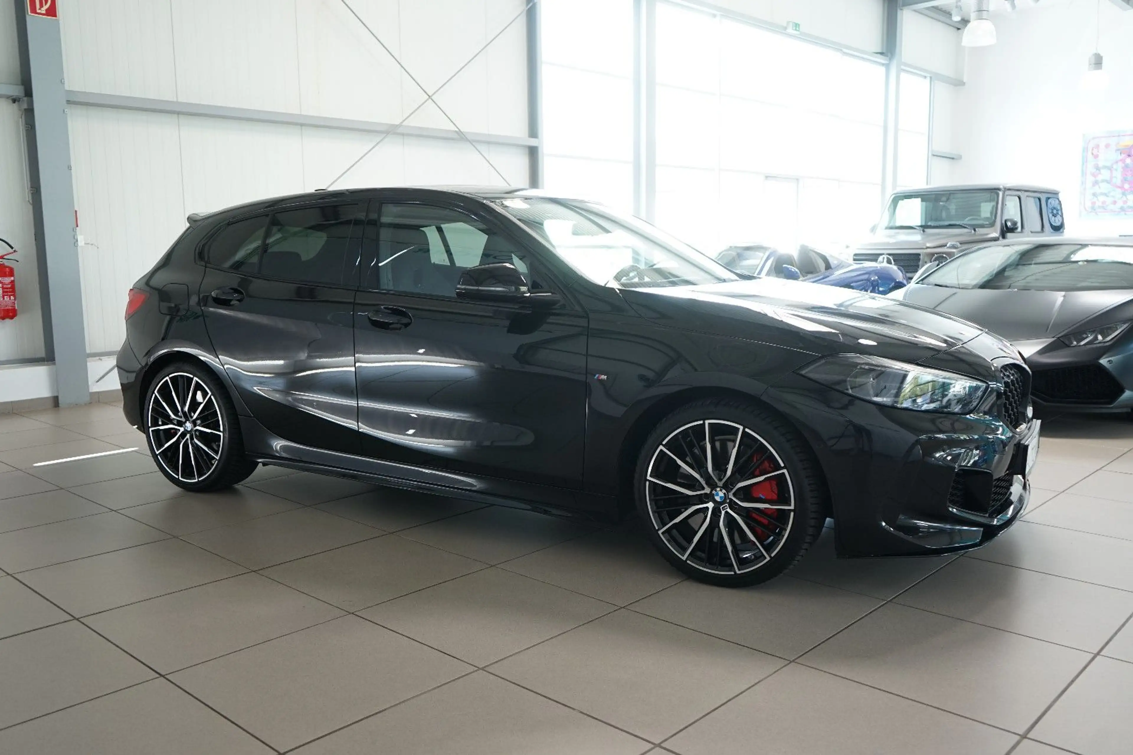 BMW 135 i xDrive 19"+HUD+Kamera+ACC+HarmanKardon+SHZ — photo 6
