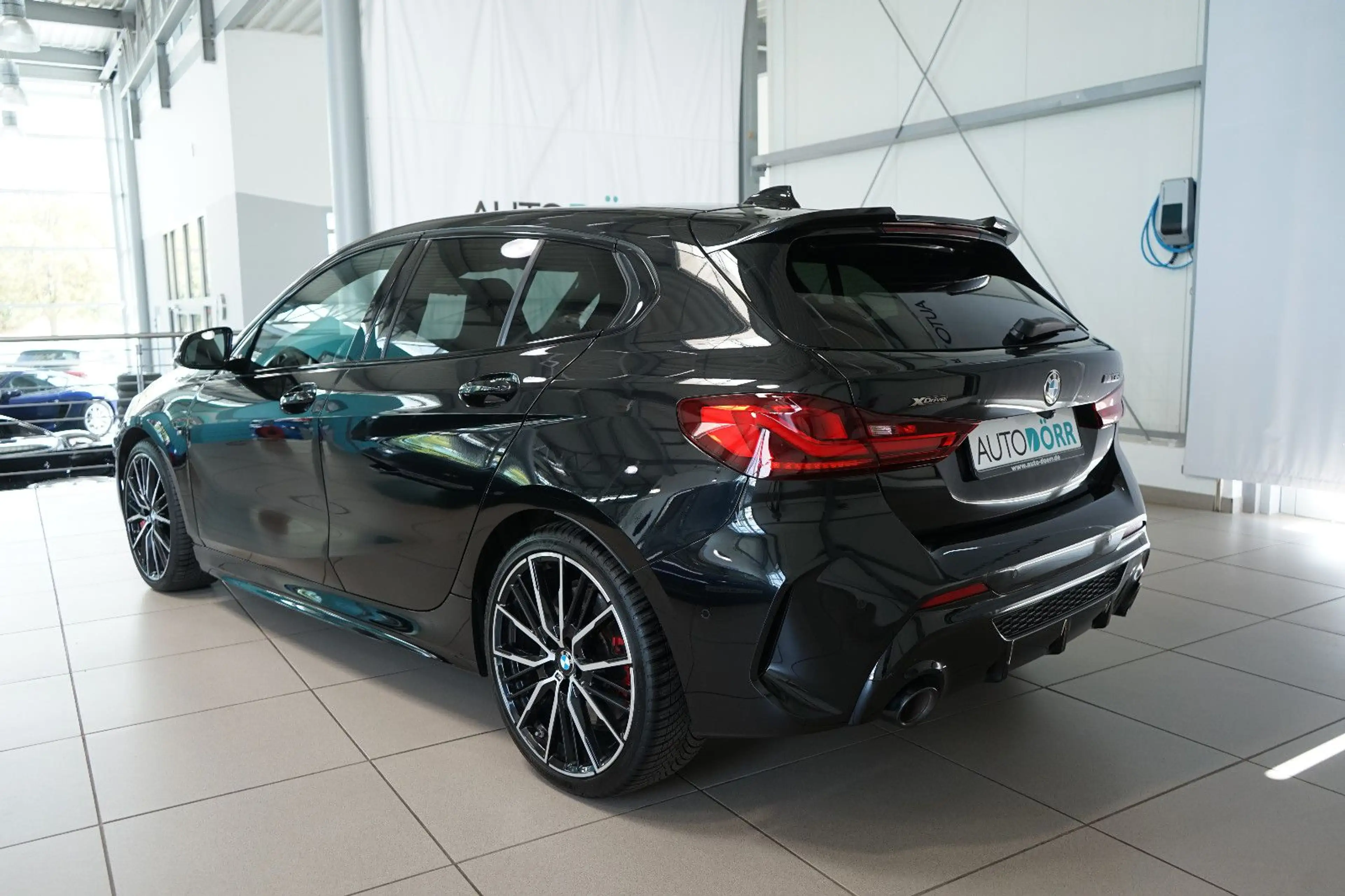 BMW 135 i xDrive 19"+HUD+Kamera+ACC+HarmanKardon+SHZ — photo 3