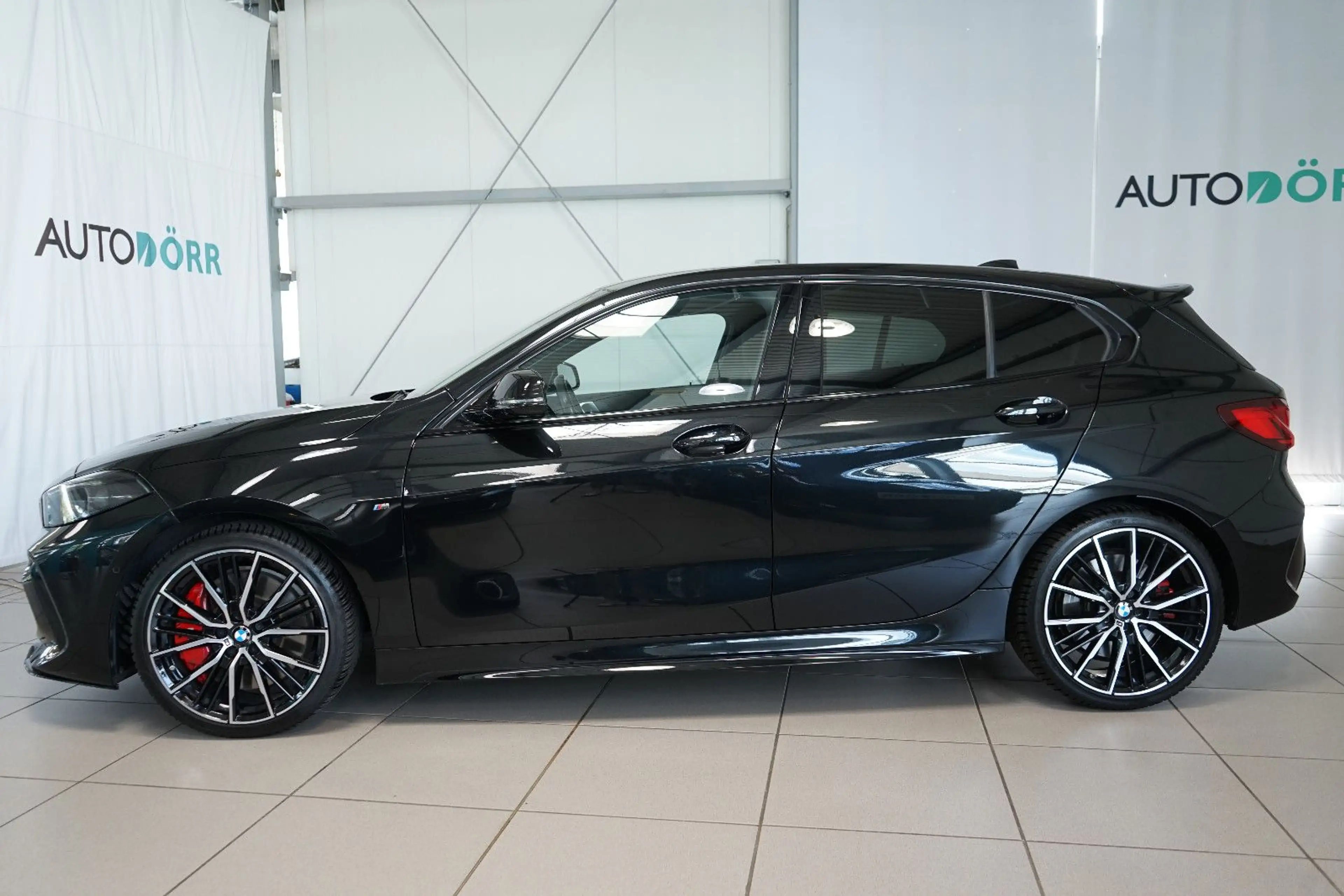 BMW 135 i xDrive 19"+HUD+Kamera+ACC+HarmanKardon+SHZ — photo 2