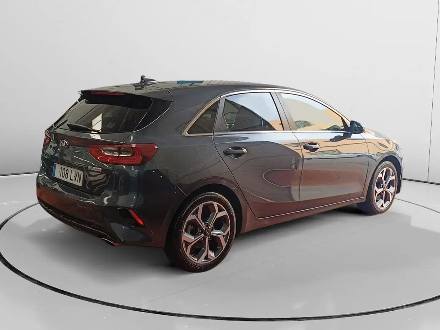 Kia Tech Gris - 2
