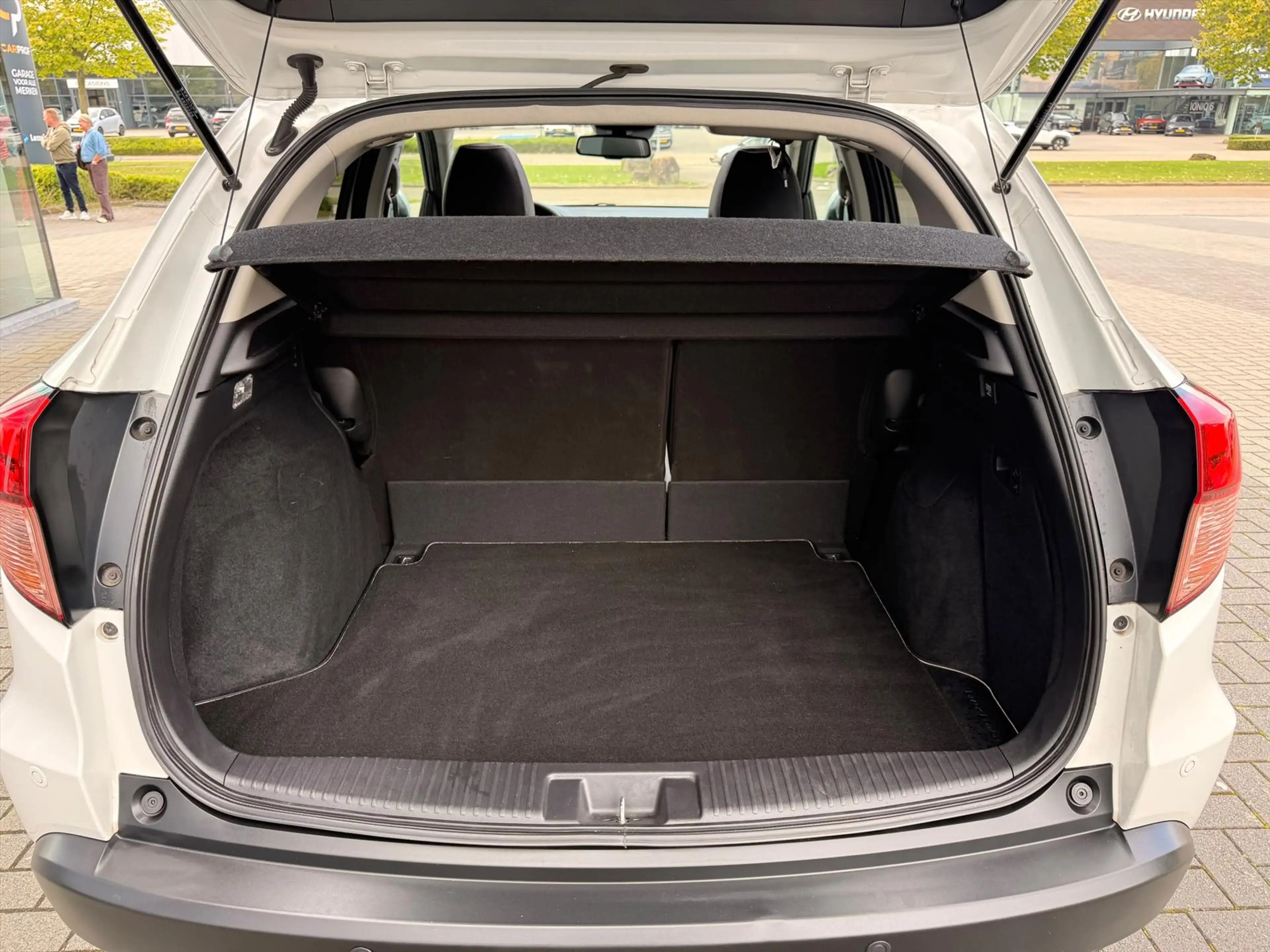 Honda HR-V 1.5 CVT Executive Black Edition | Cam | Panoramada — photo 14