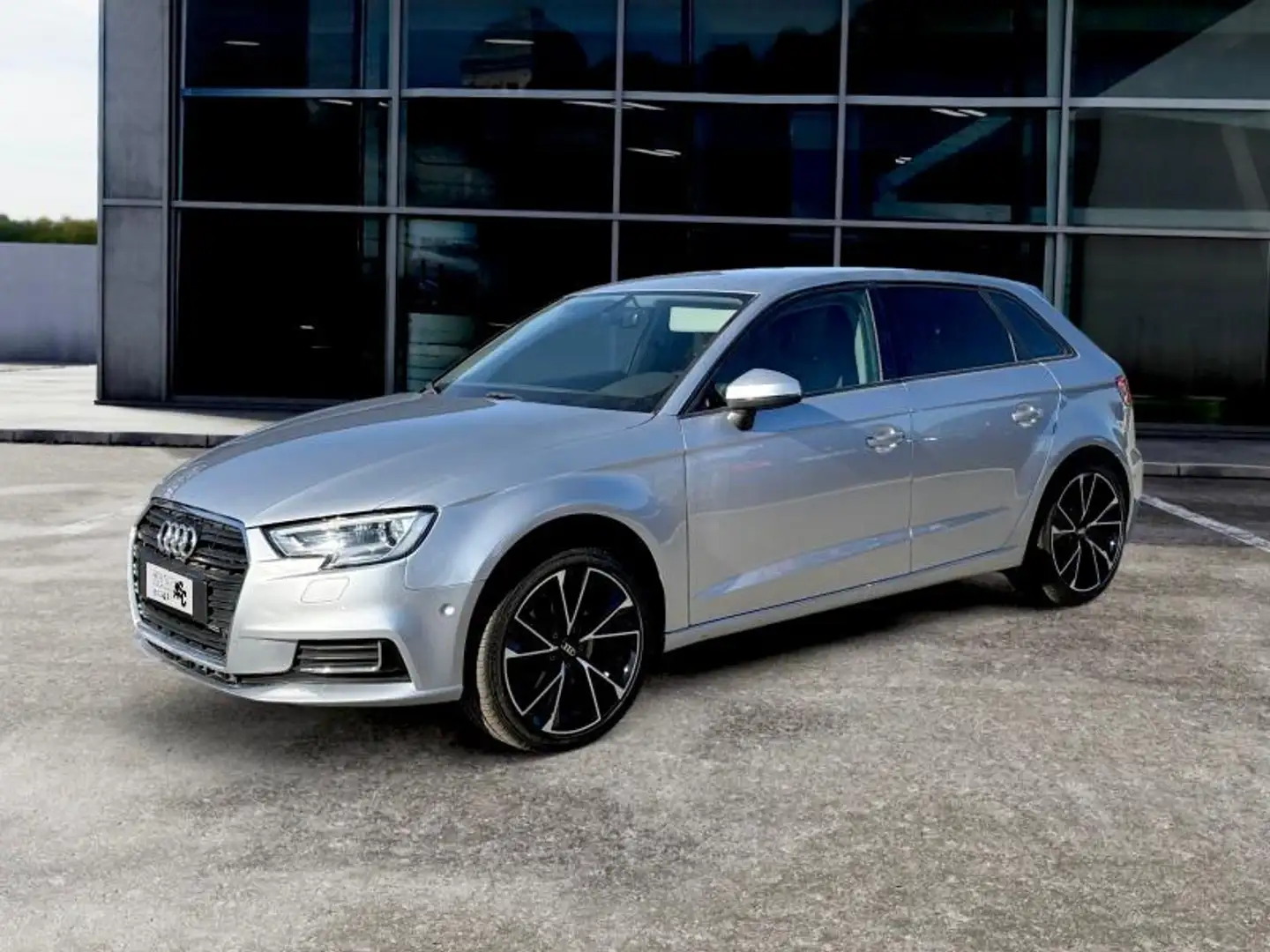 Audi A3 1.6 tdi Sport 110cv Argento - 1