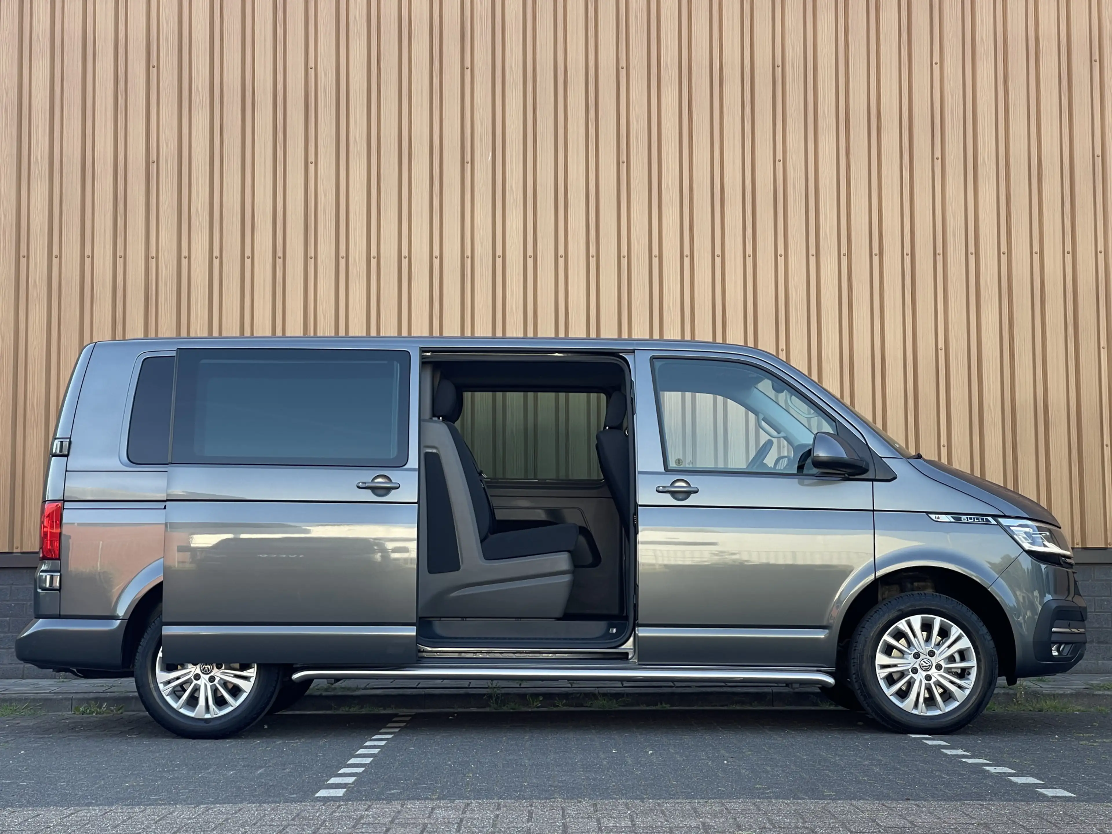 Volkswagen T6.1 Transporter 2.0 TDI L2H1 30 DC | Bulli | Bear Lock | Apple Car — photo 4