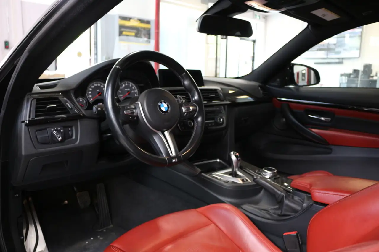BMW M4 photo BMW M4