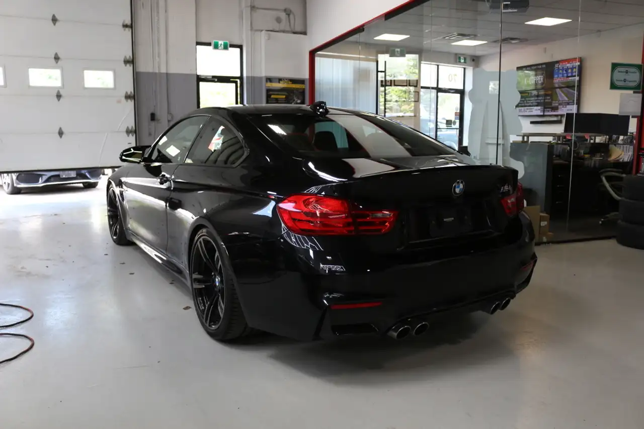 BMW M4 photo BMW M4