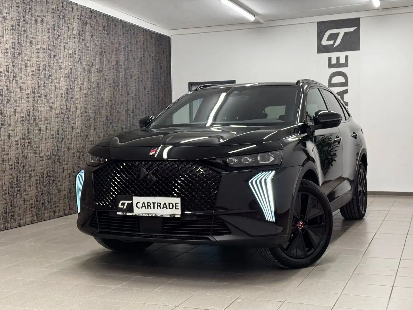 DS Automobiles DS 7 7 1.5 BlueHDi 130 FAP Performance Line+ S&S/ LED/ Schwarz - 1