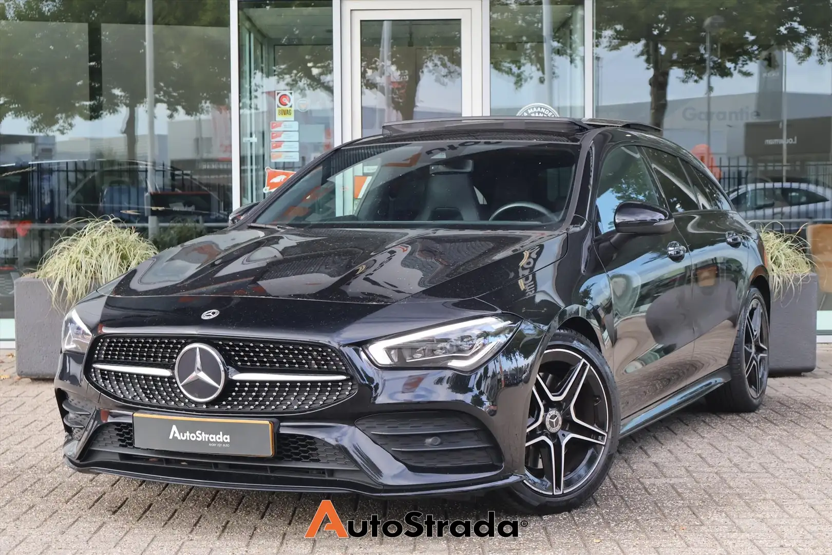 Mercedes-Benz CLA 200 Shooting Brake AMG-Line 163pk | Memory | Pano | Cr Schwarz - 1
