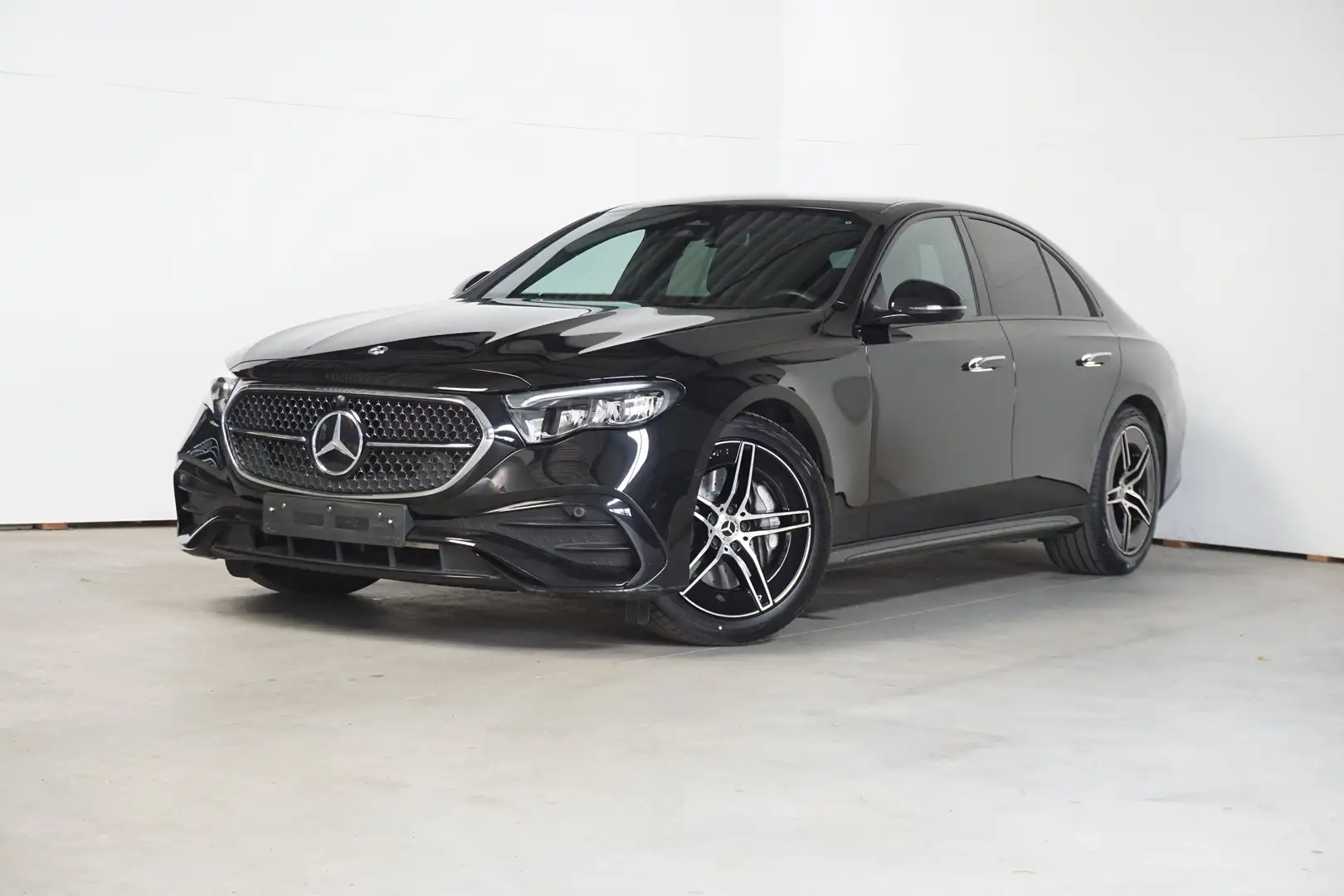 Mercedes-Benz E 220 AMG - NIGHT PAKKET Fekete - 1