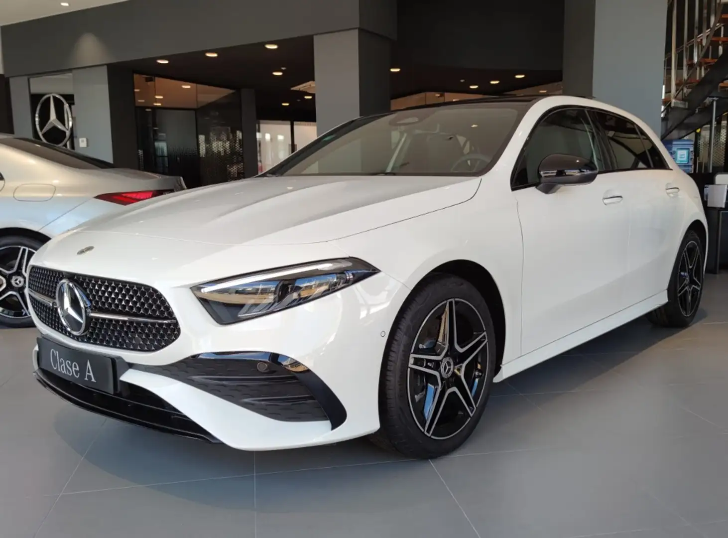 Mercedes-Benz A 250 250e Progressive Line Advanced 8G-DCT Blanco - 1