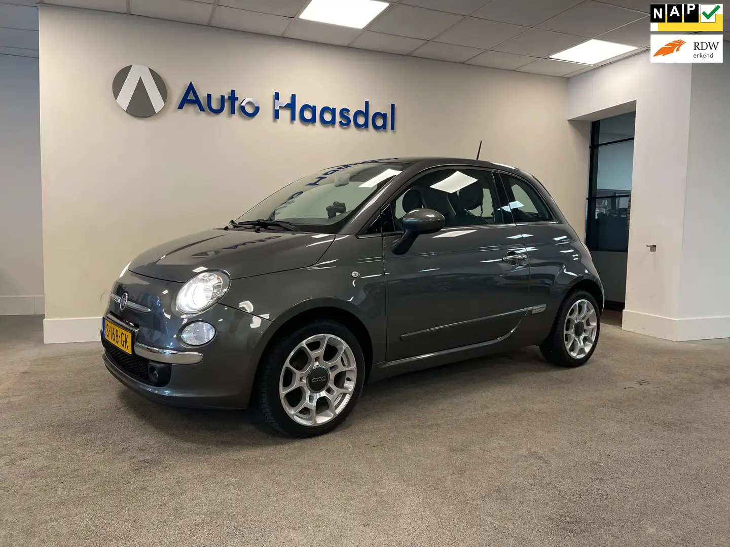 Fiat 500 1.2 Lounge|PANO|16"|AIRCO|4-CILINDER|2e EIGENAAR Grijs - 1