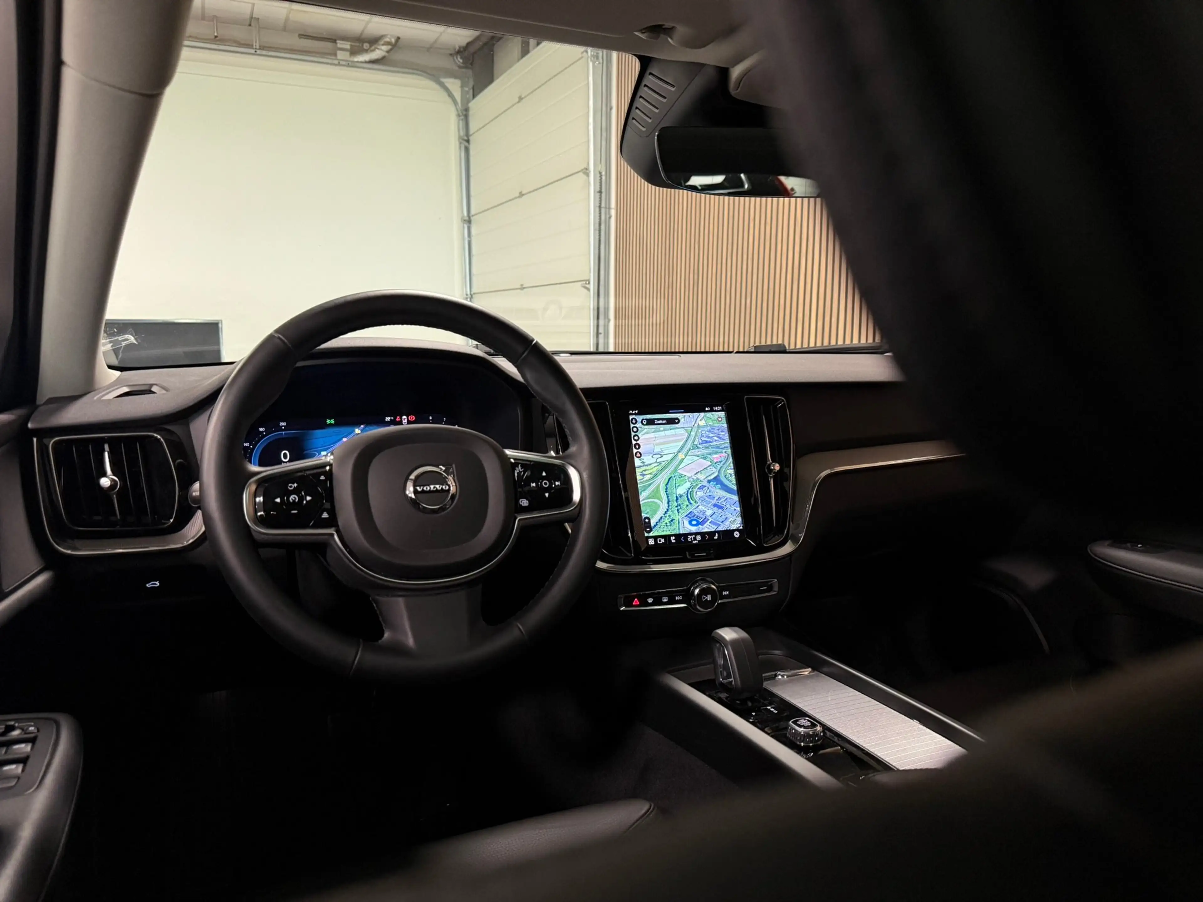 Volvo V60 B4 Plus Dark | Schuifdak | Trekhaak | Adaptieve Cr — photo 18