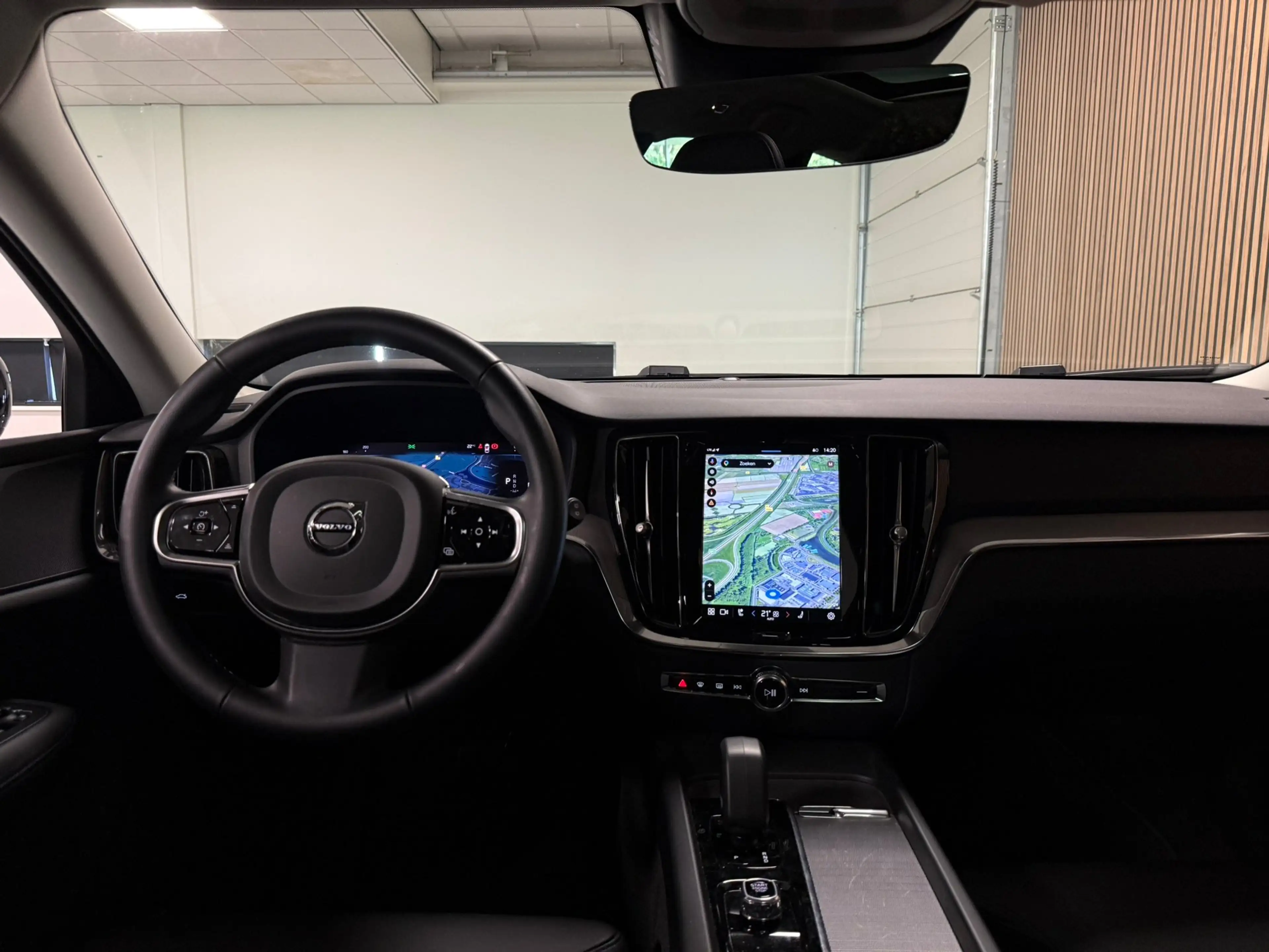 Volvo V60 B4 Plus Dark | Schuifdak | Trekhaak | Adaptieve Cr — photo 17