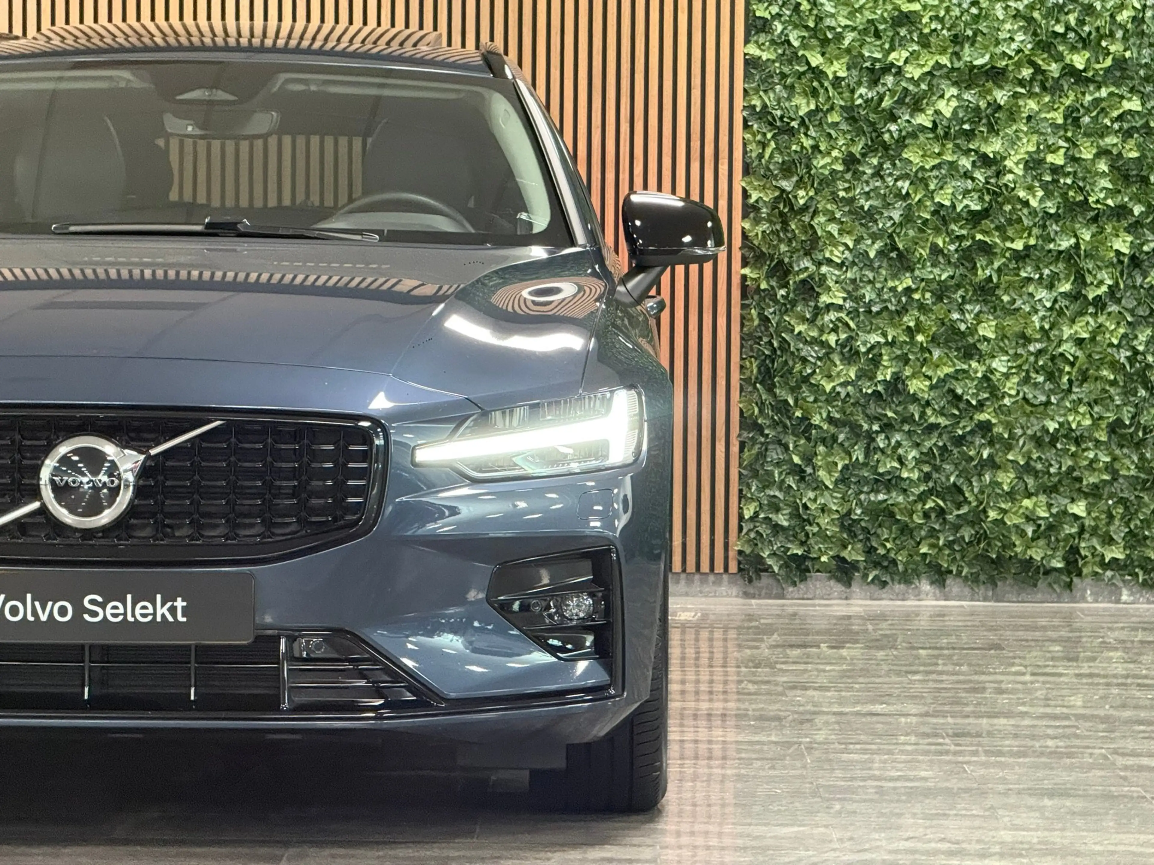 Volvo V60 B4 Plus Dark | Schuifdak | Trekhaak | Adaptieve Cr — photo 11