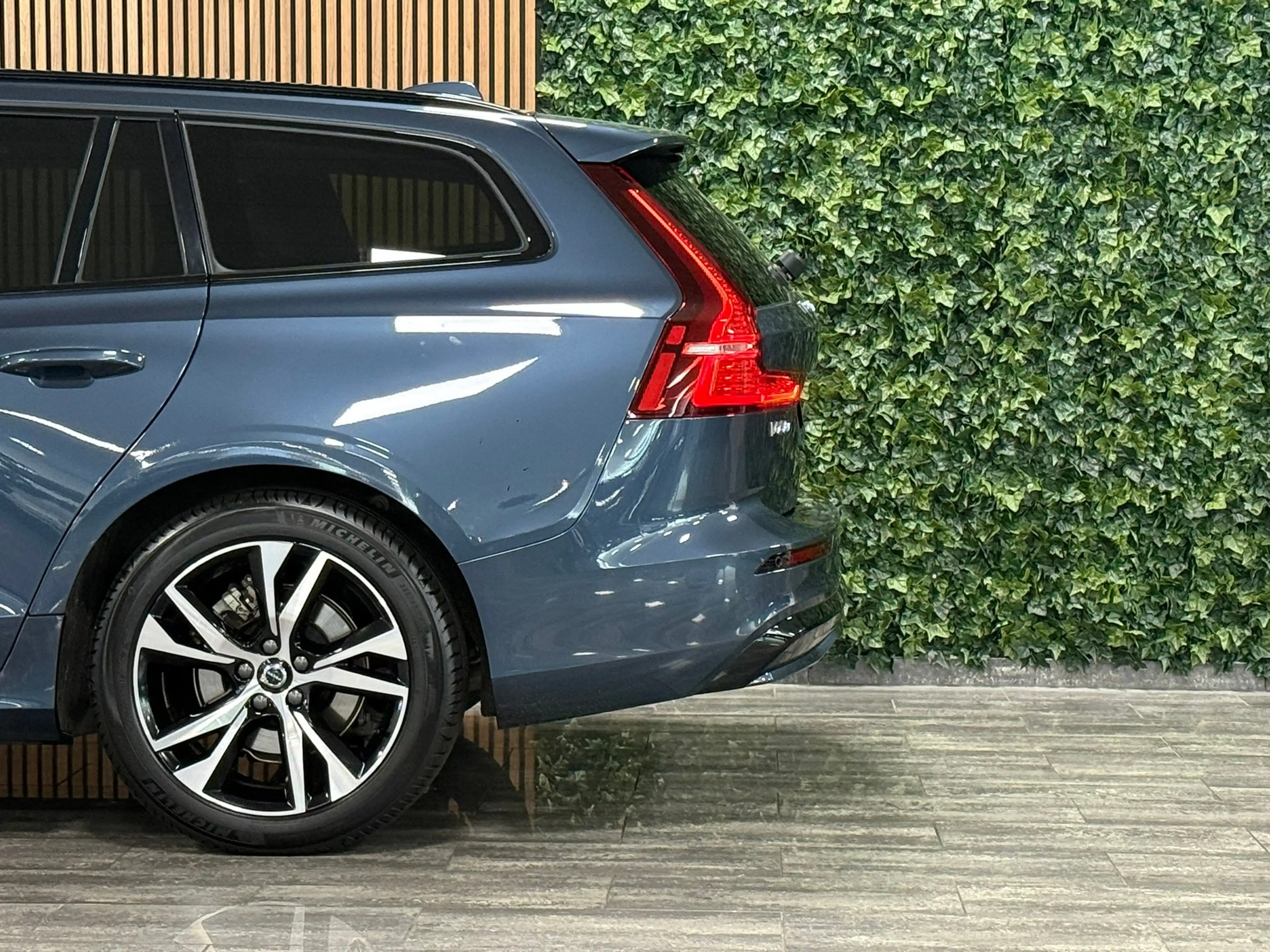 Volvo V60 B4 Plus Dark | Schuifdak | Trekhaak | Adaptieve Cr — photo 7