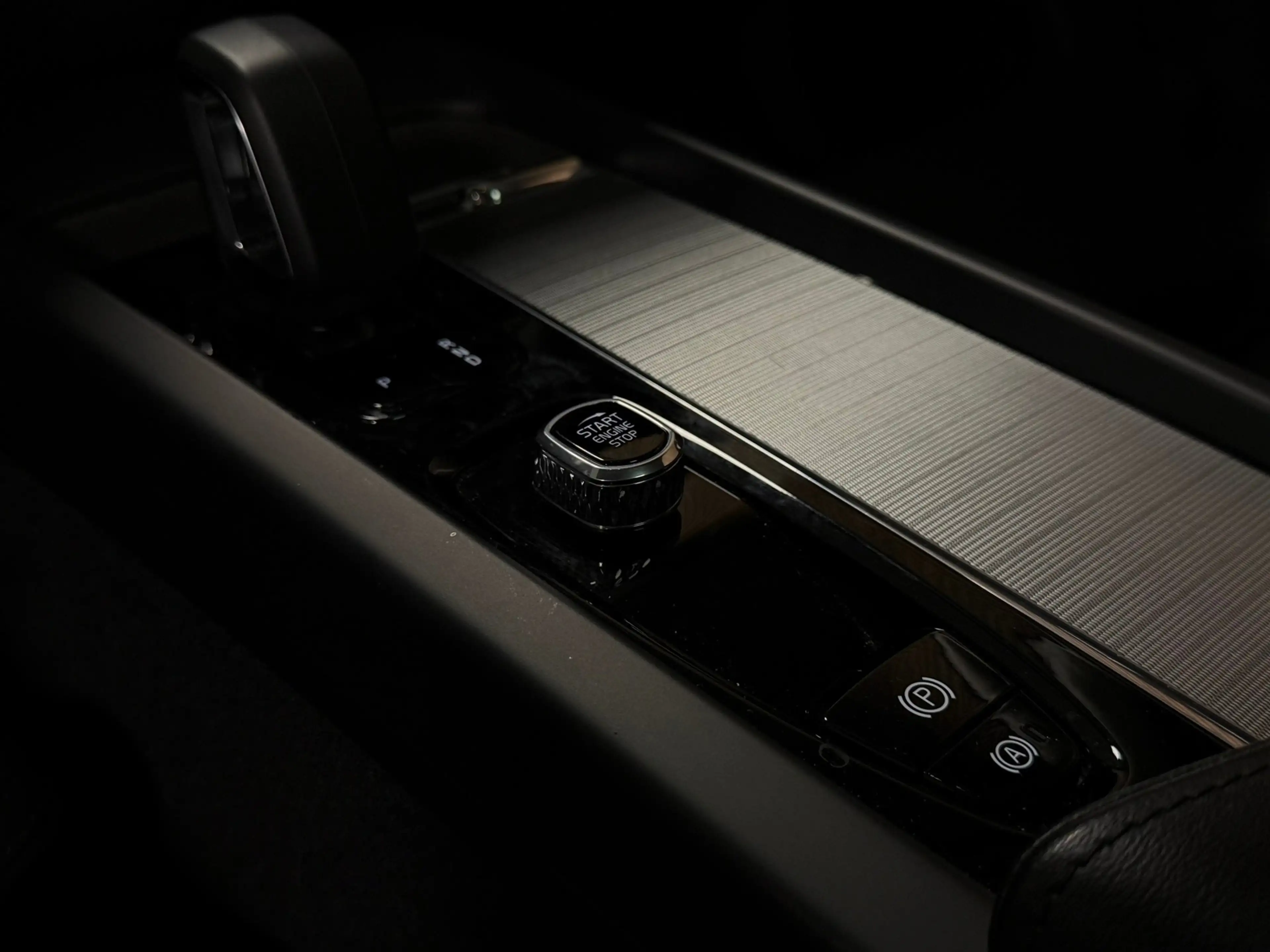 Volvo V60 B4 Plus Dark | Schuifdak | Trekhaak | Adaptieve Cr — photo 37