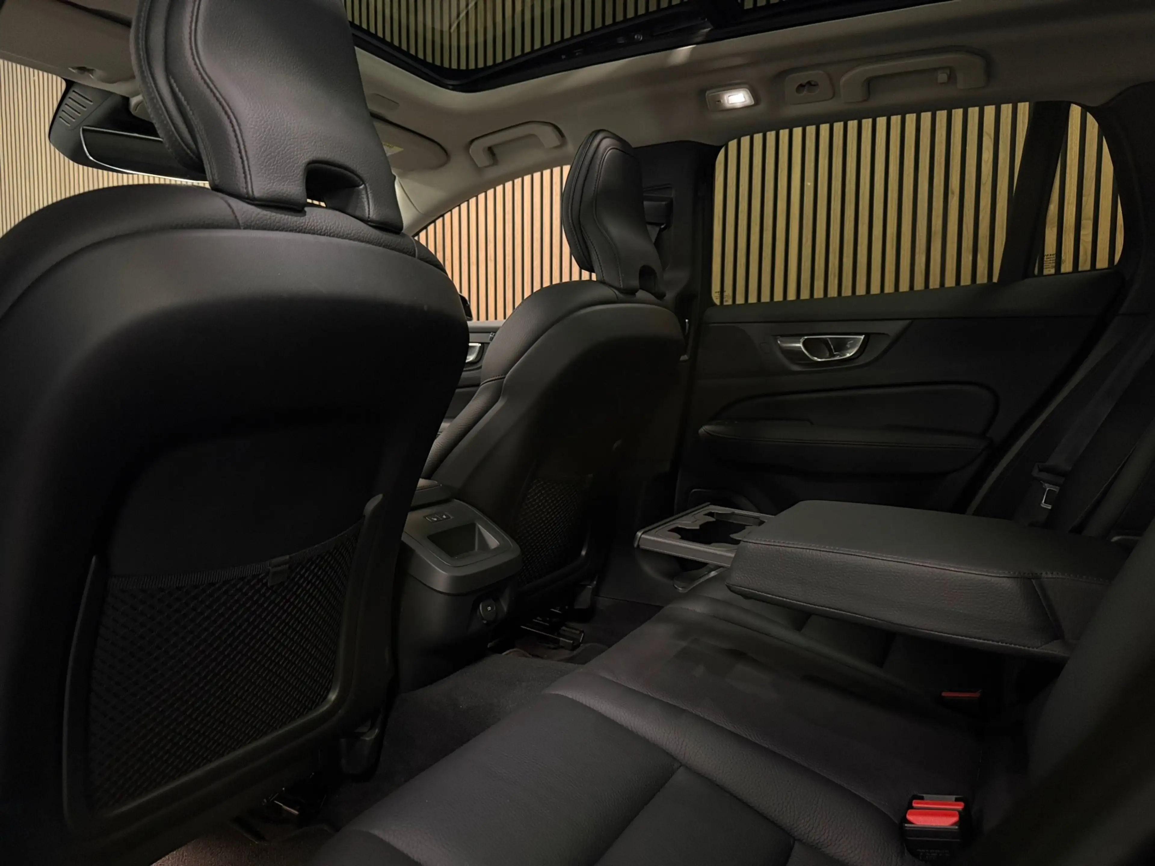 Volvo V60 B4 Plus Dark | Schuifdak | Trekhaak | Adaptieve Cr — photo 14