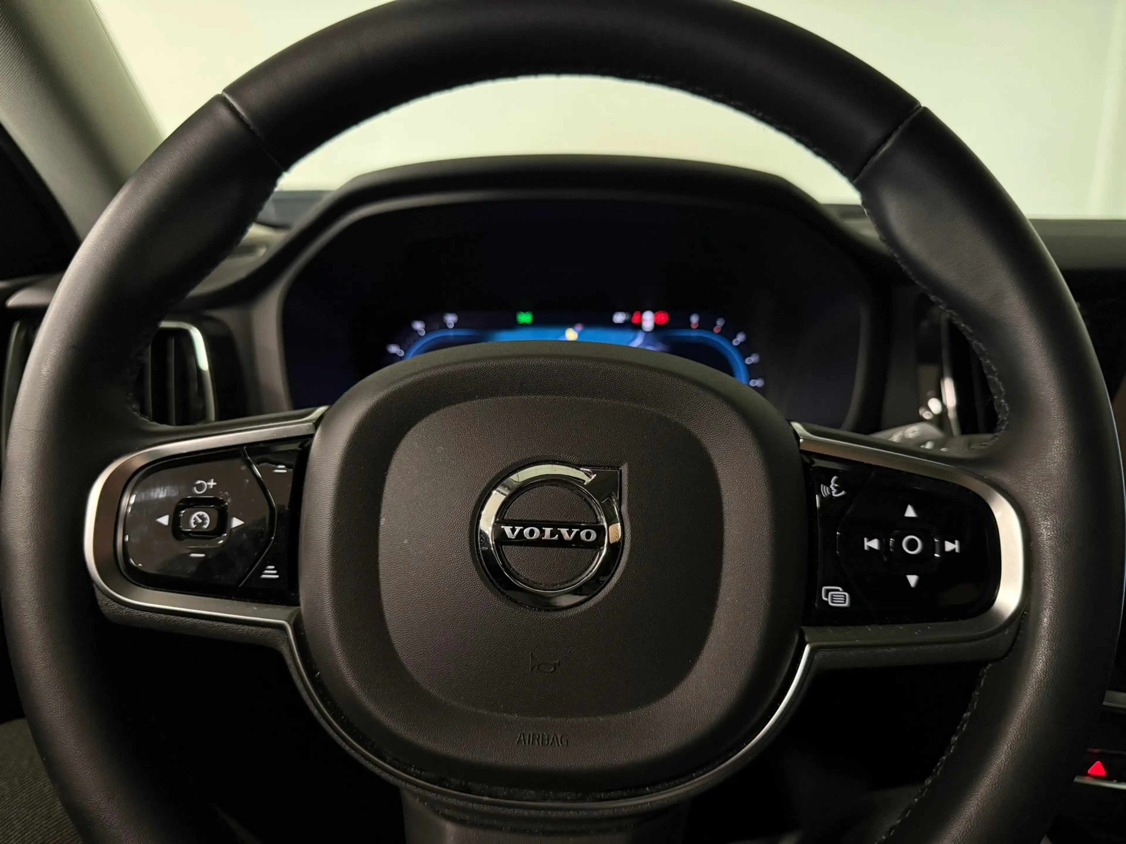 Volvo V60 B4 Plus Dark | Schuifdak | Trekhaak | Adaptieve Cr — photo 21