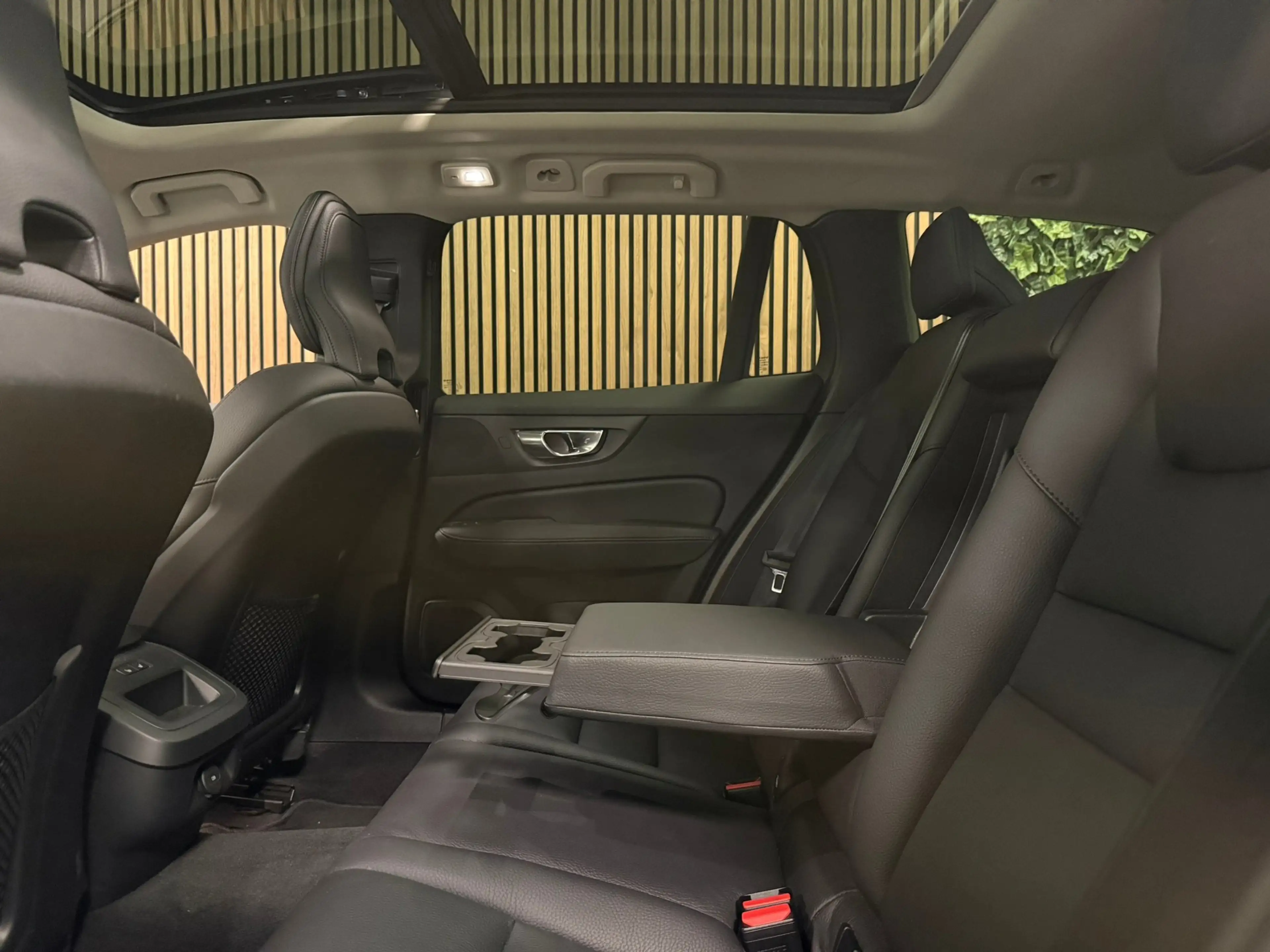 Volvo V60 B4 Plus Dark | Schuifdak | Trekhaak | Adaptieve Cr — photo 15