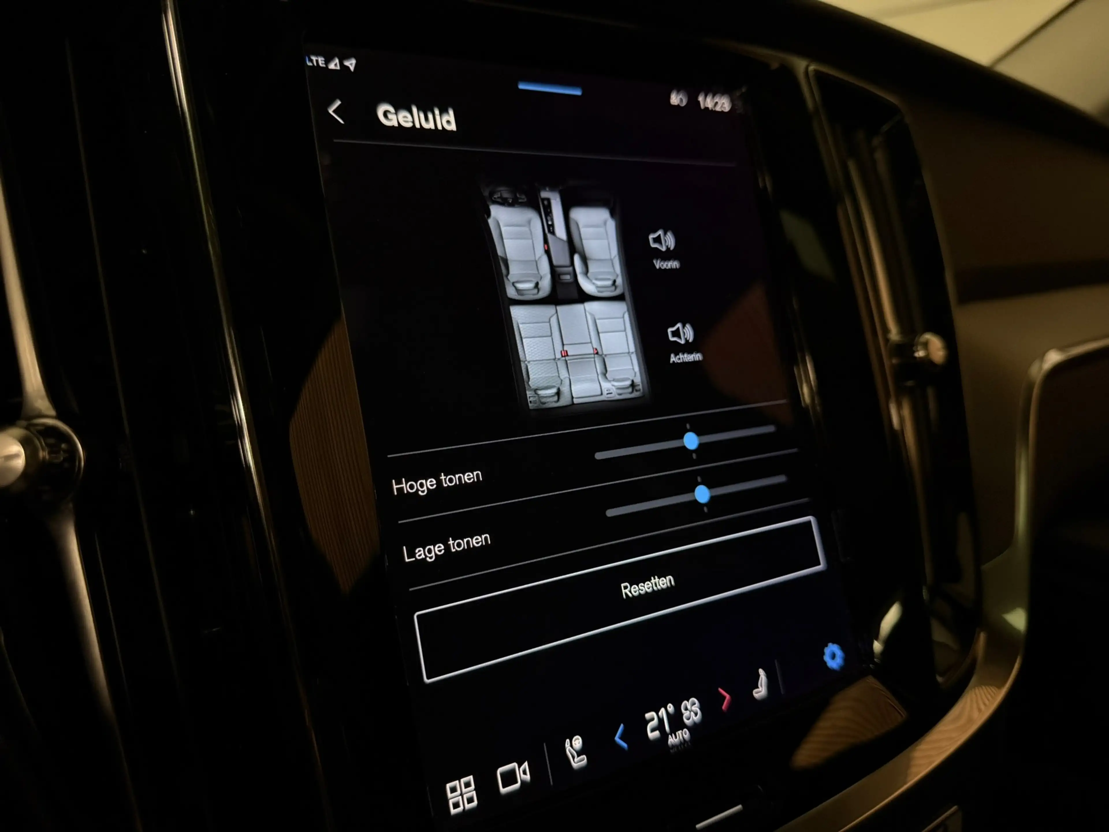 Volvo V60 B4 Plus Dark | Schuifdak | Trekhaak | Adaptieve Cr — photo 30